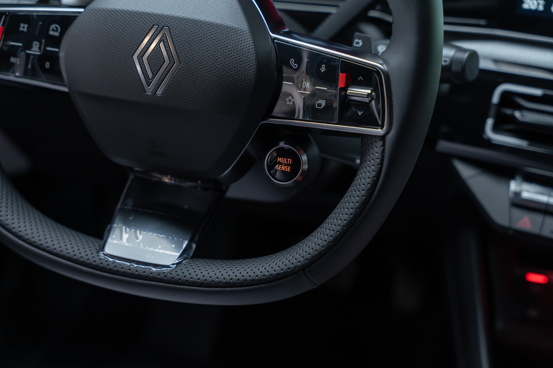 RENAULT R5 E-Tech Comfort Range Roland Garros / Rückfahrkamera / Lenkradheizung / Sitzheizung-image-26