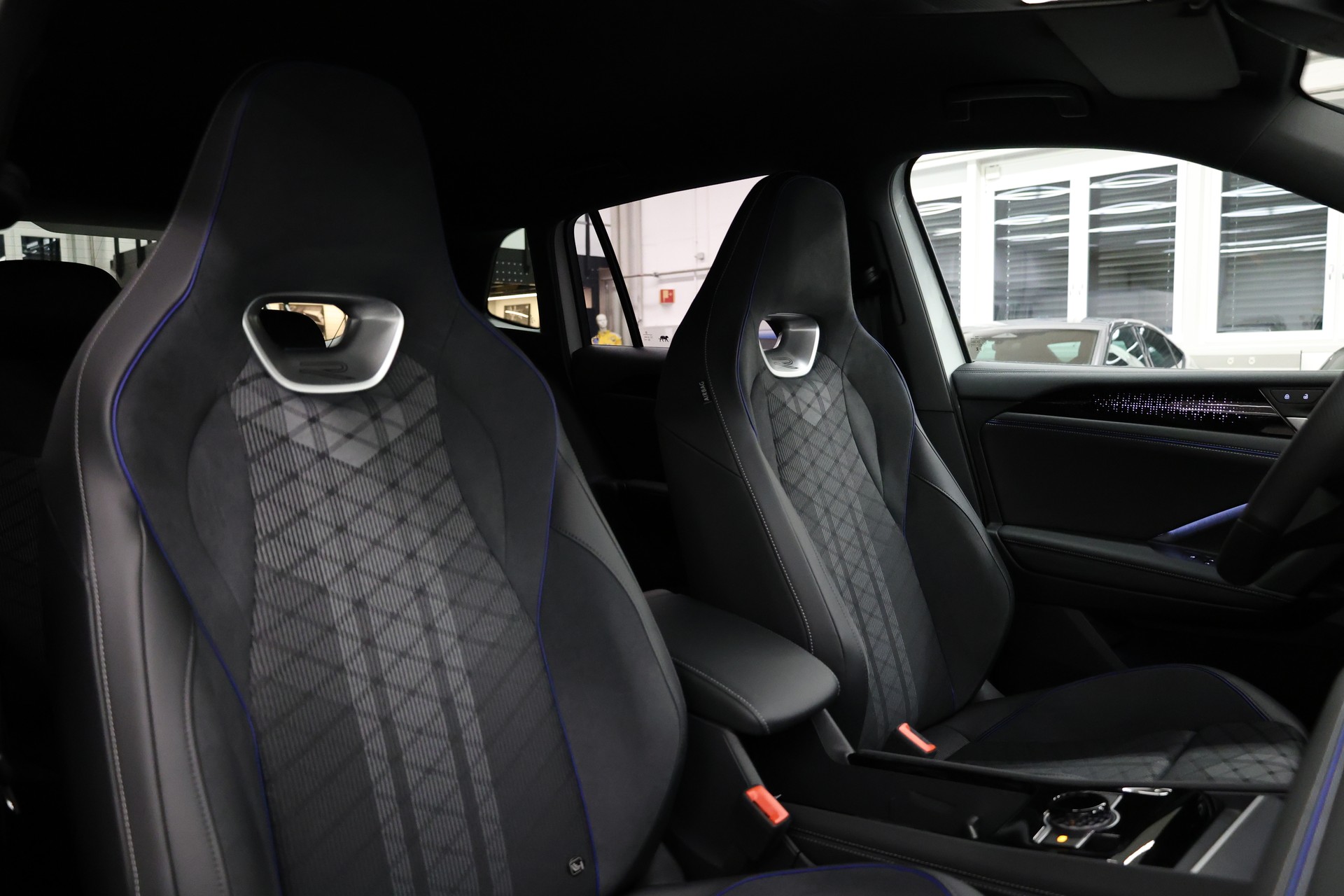VW Tiguan 1.5 TSI R-Line DSG-image-24