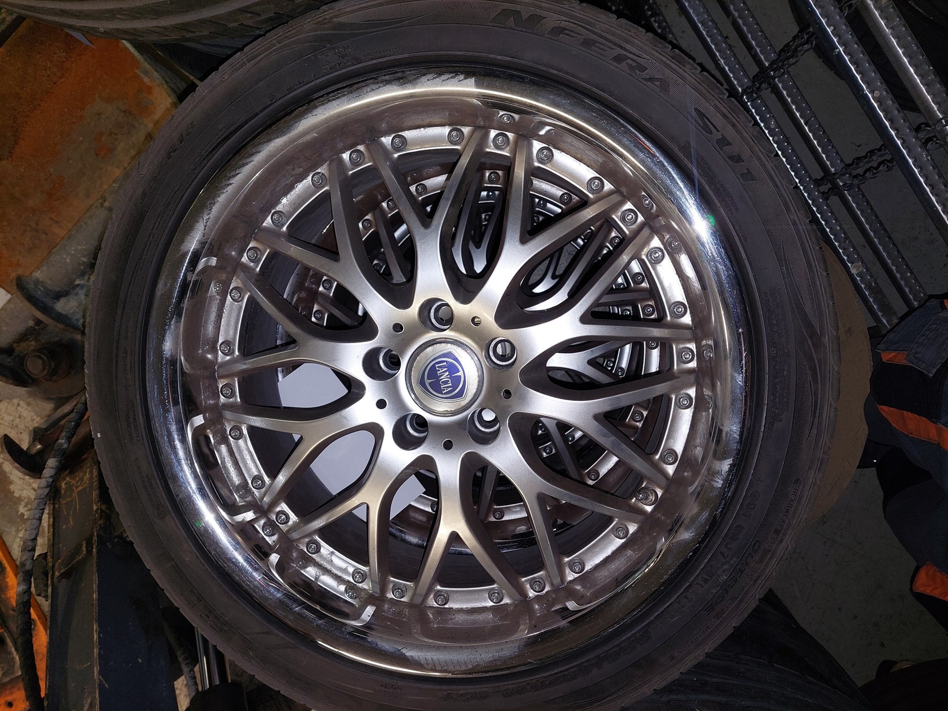 LANCIA Thesis 3.0 V6 Emblema-image-2