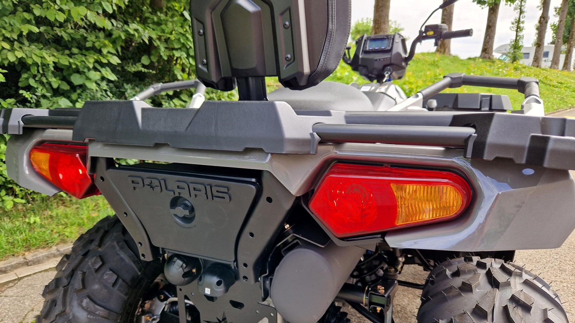 POLARIS SPORTSMAN 570 Touring 4x4-image-4