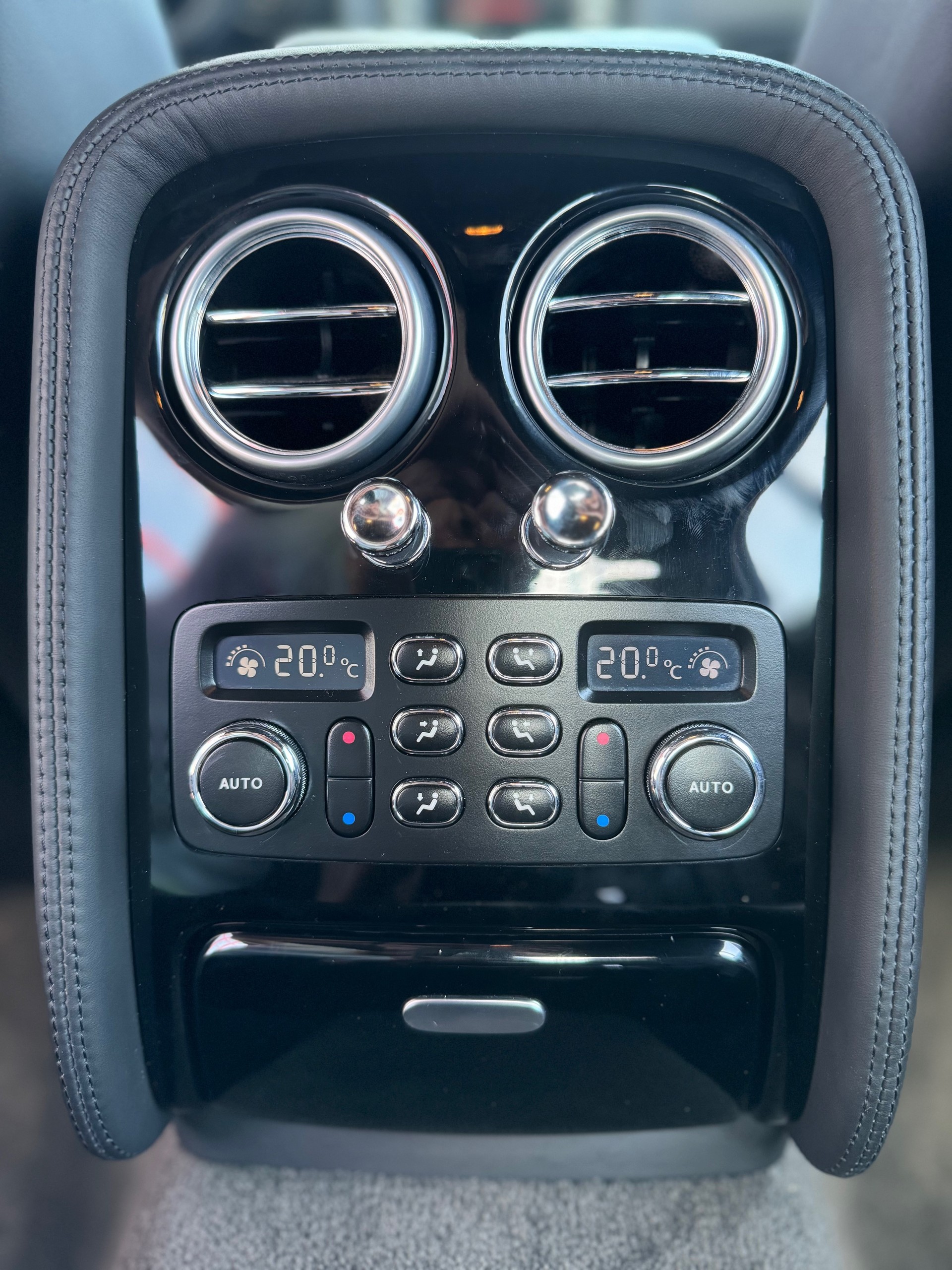 BENTLEY Continental Flying Spur 6.0-image-23