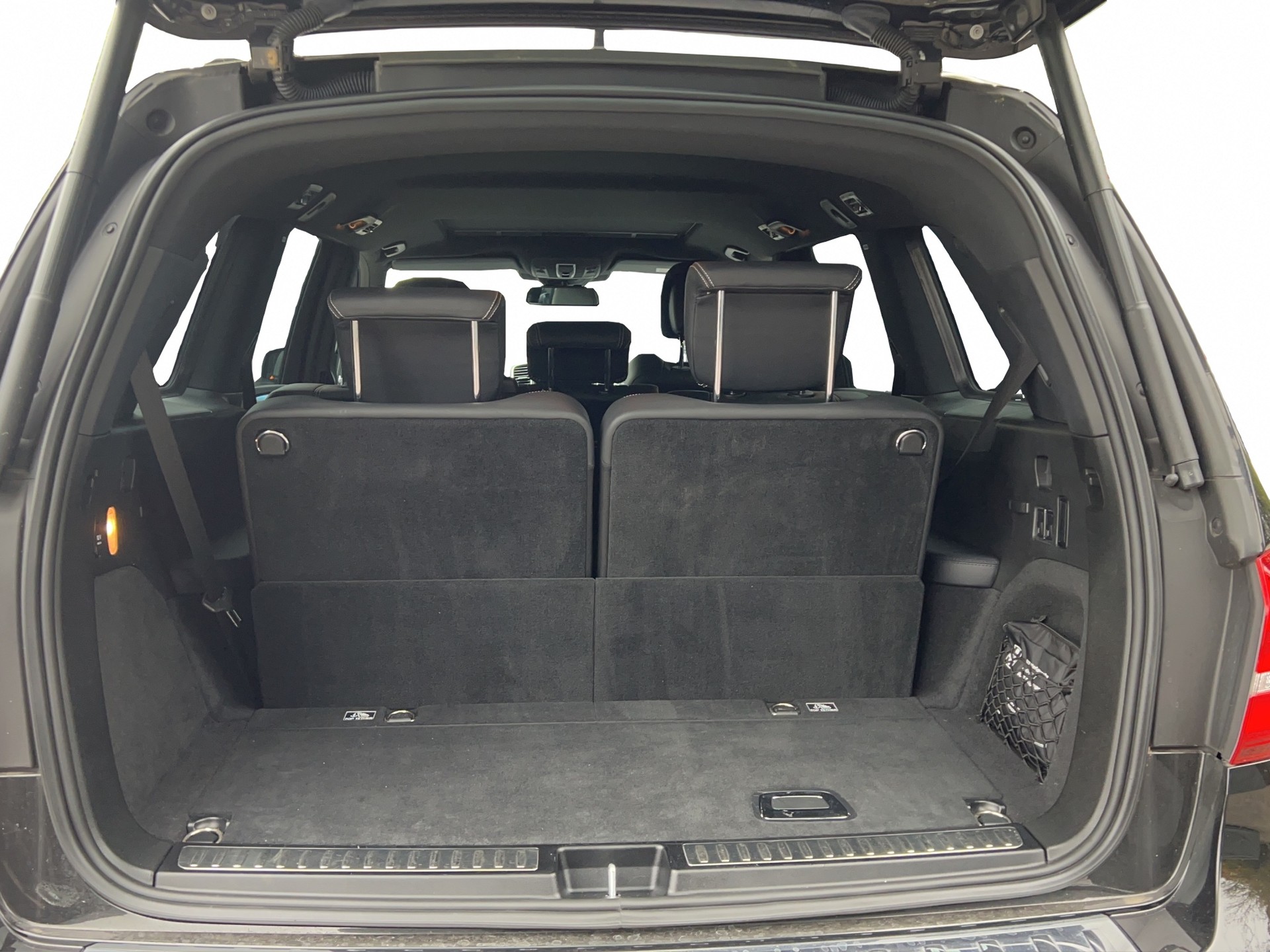 MERCEDES-BENZ GLS 63 AMG 4Matic Speedshift Plus 7G-Tronic-image-13