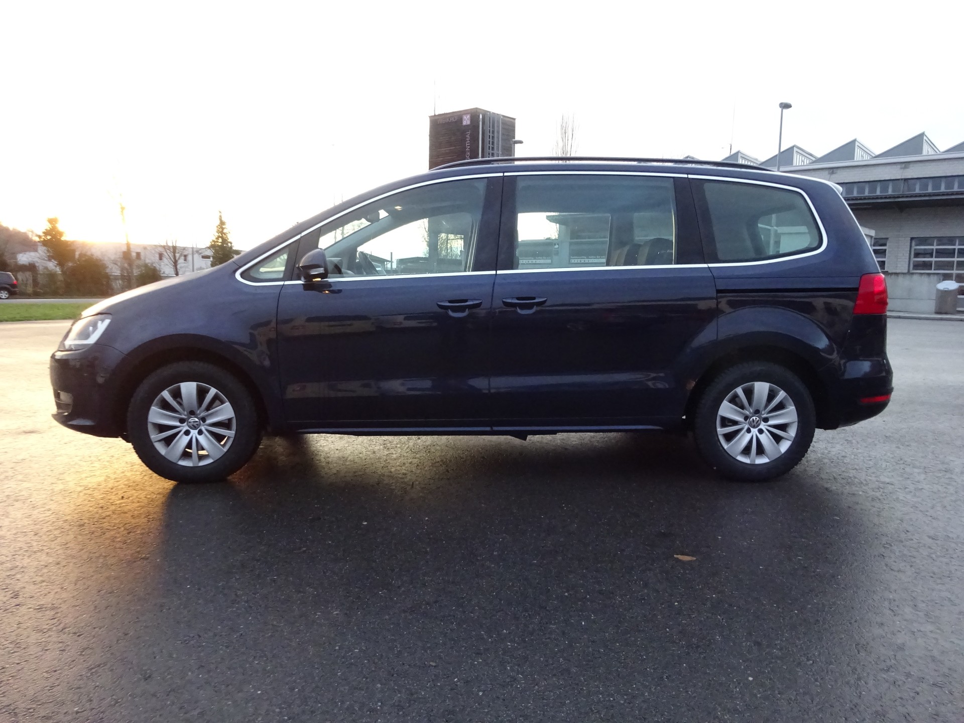 VW Sharan 2.0 TDI BMT Comfortline 4Motion-image-8