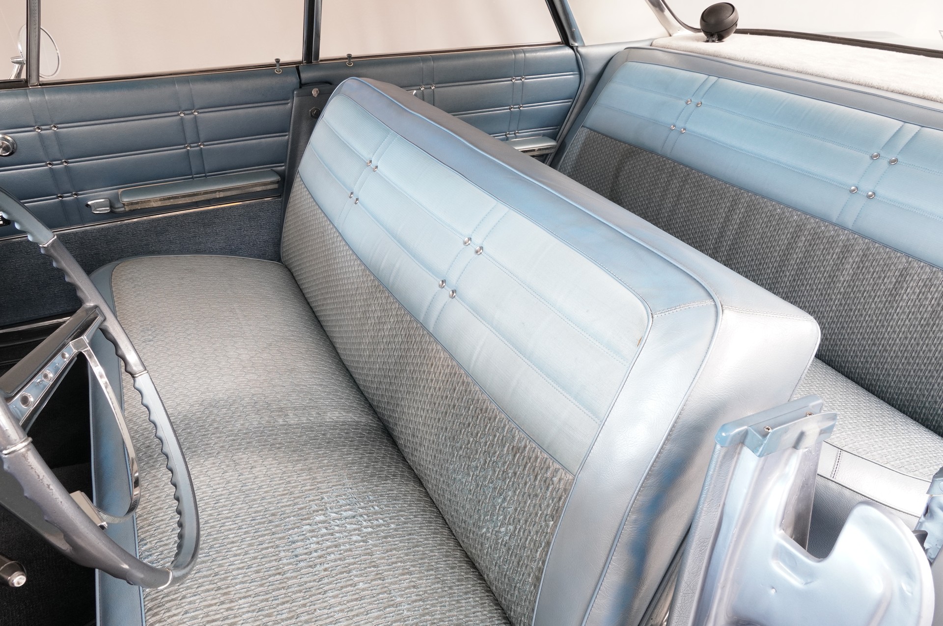 CHEVROLET Impala-image-11