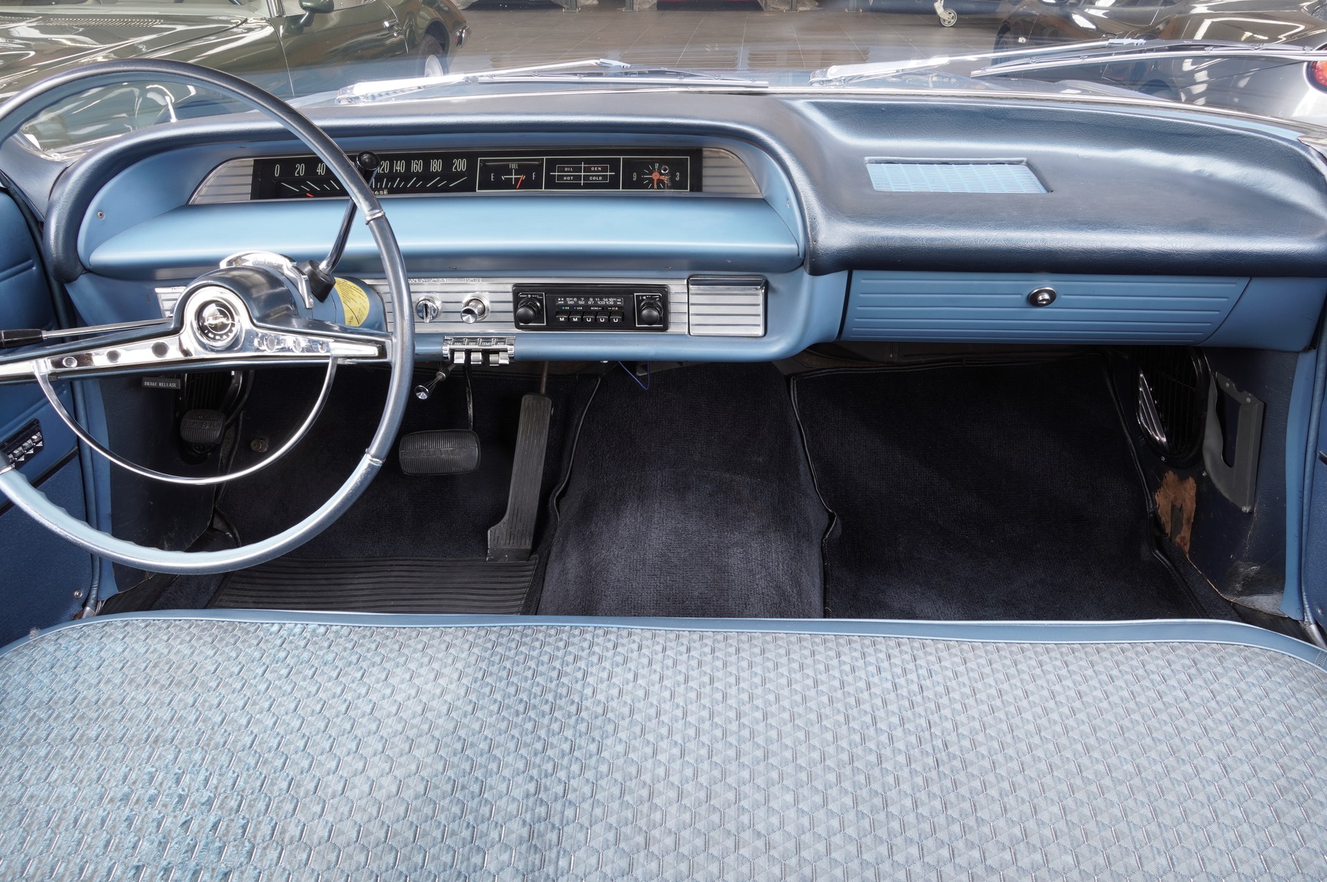 CHEVROLET Impala-image-12