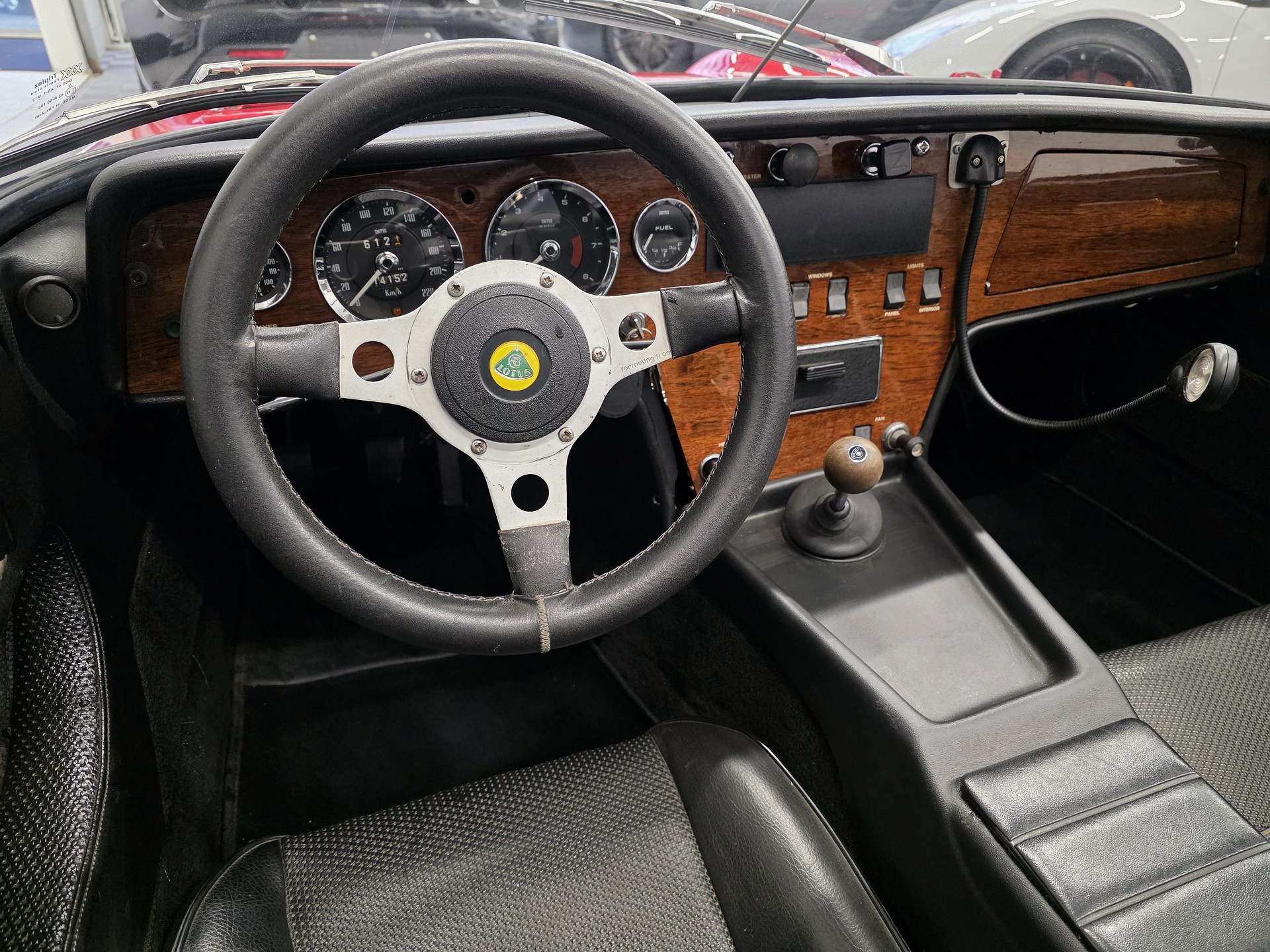 LOTUS ELAN-image-8