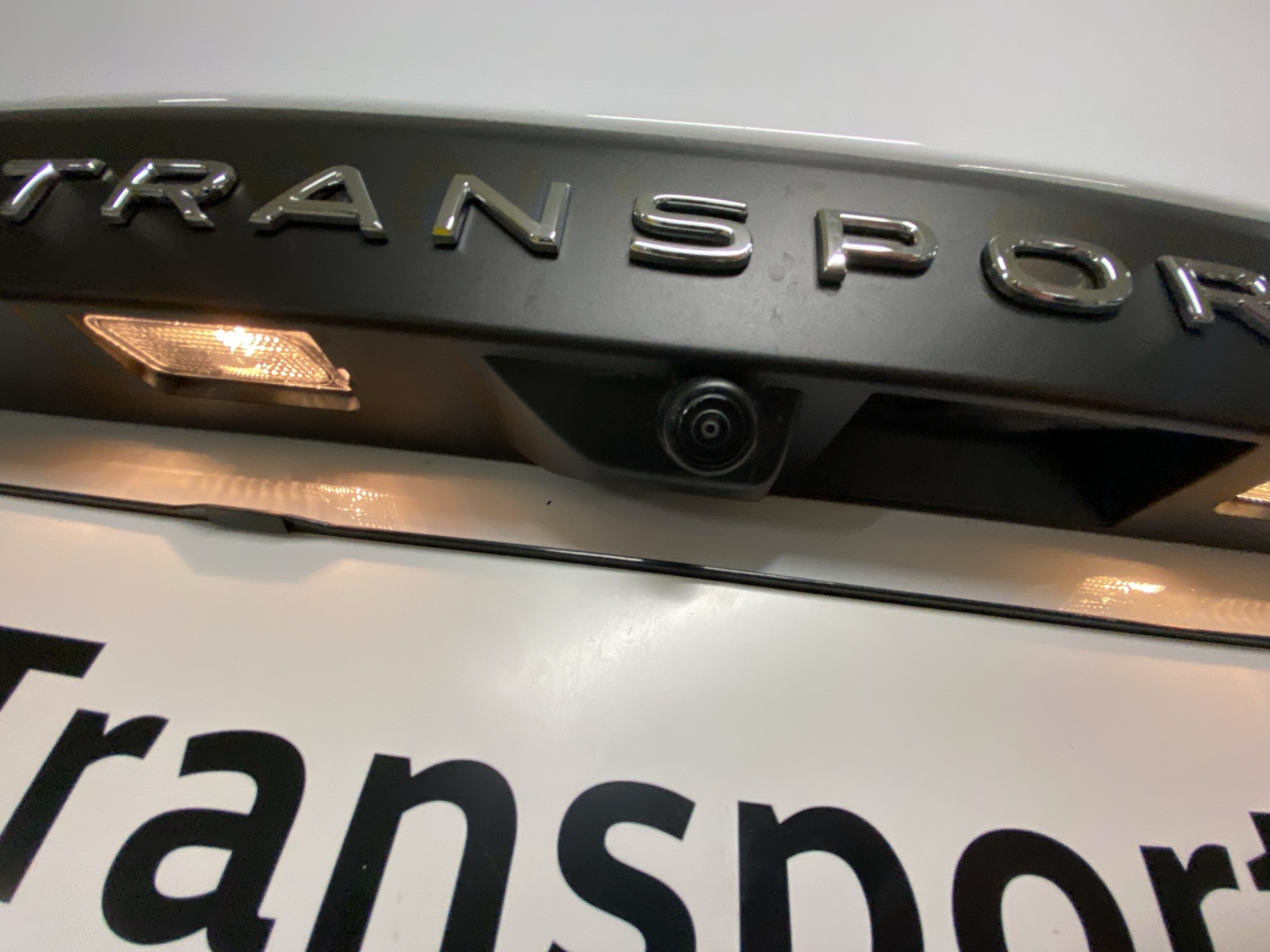 VW Transporter 2.0 TDI-image-13