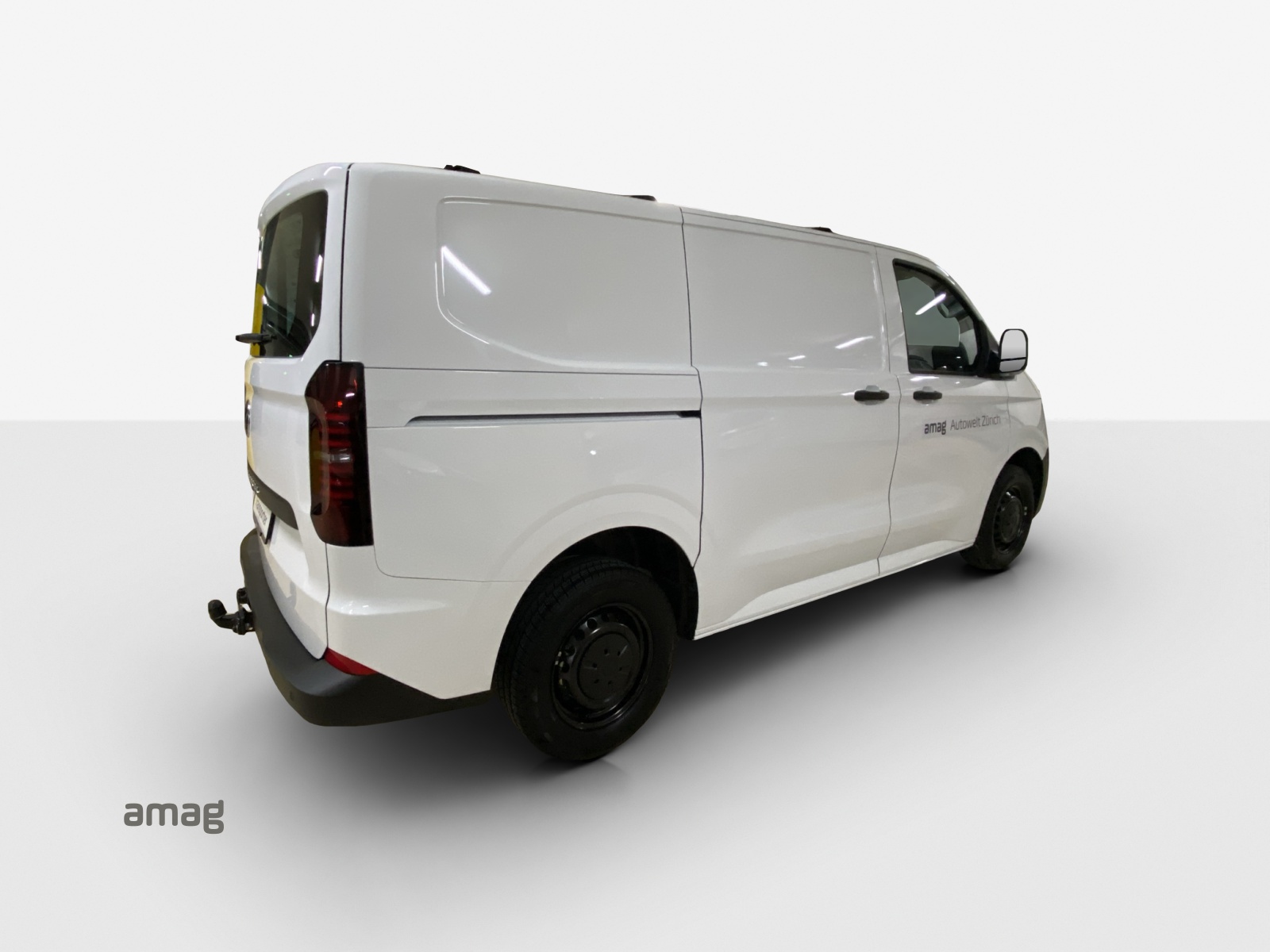 VW Transporter 2.0 TDI-image-4