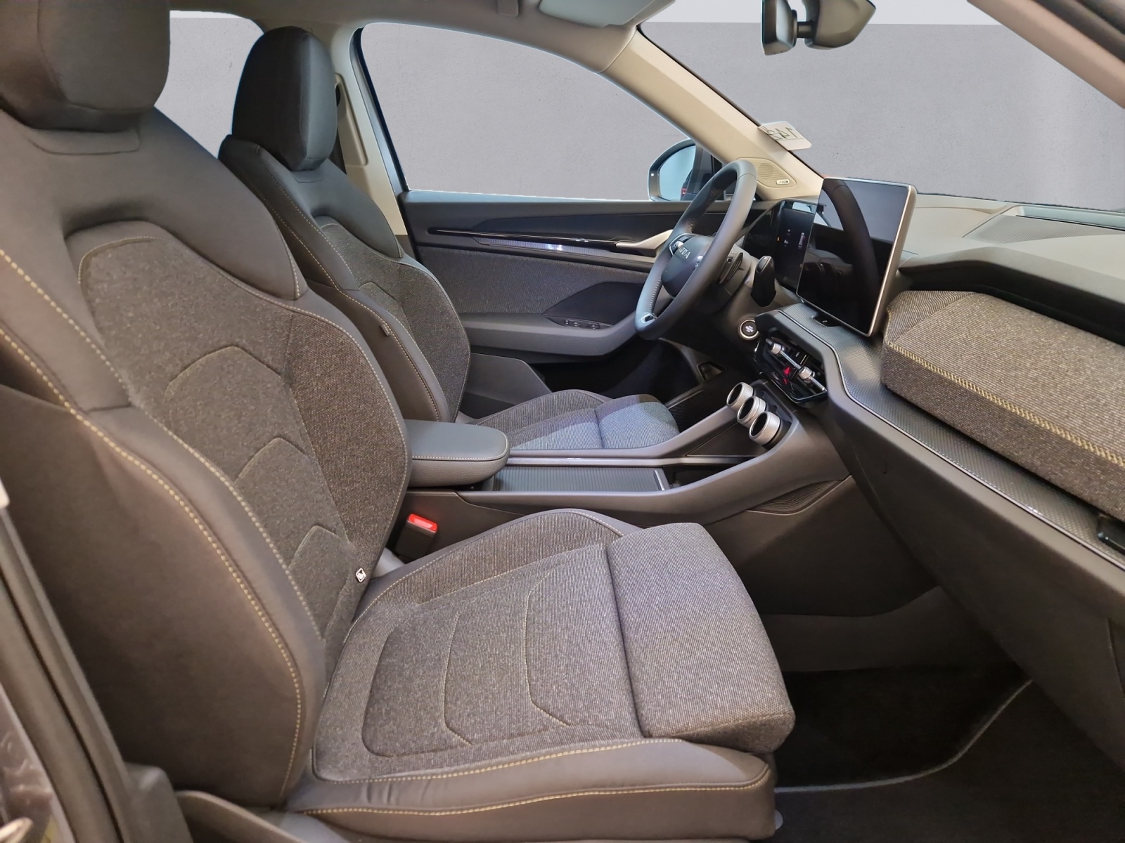 SKODA Kodiaq 1.5 TSI PHEV Dynamic-image-13