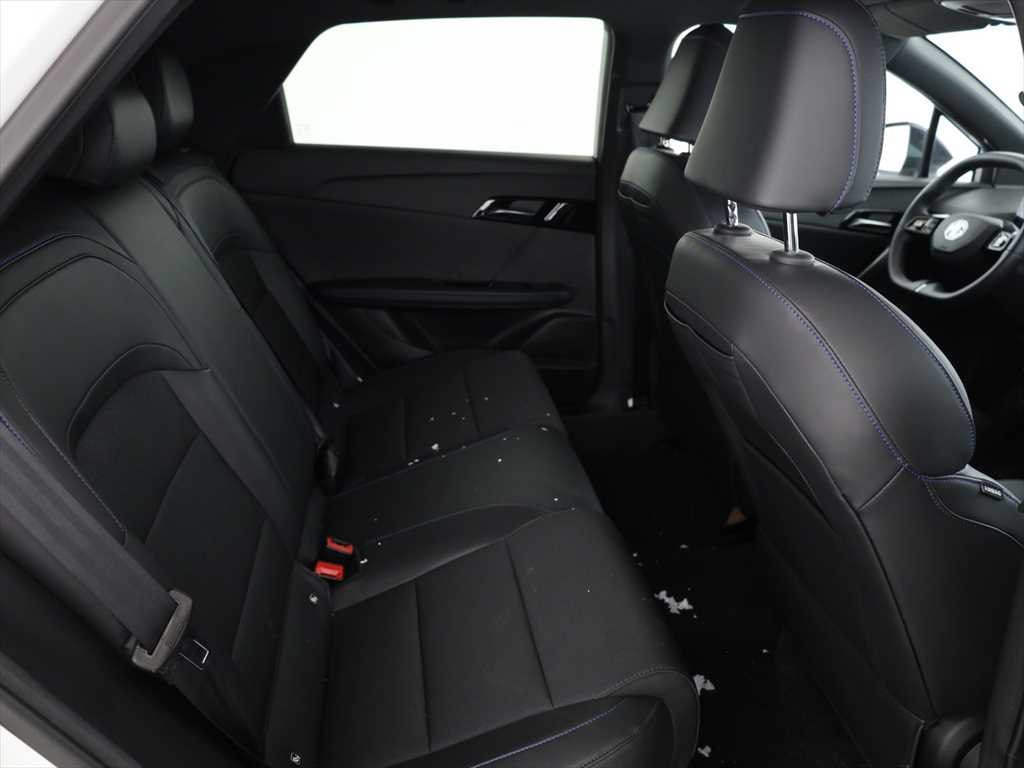 MG MG 4 64kWh Luxury-image-8