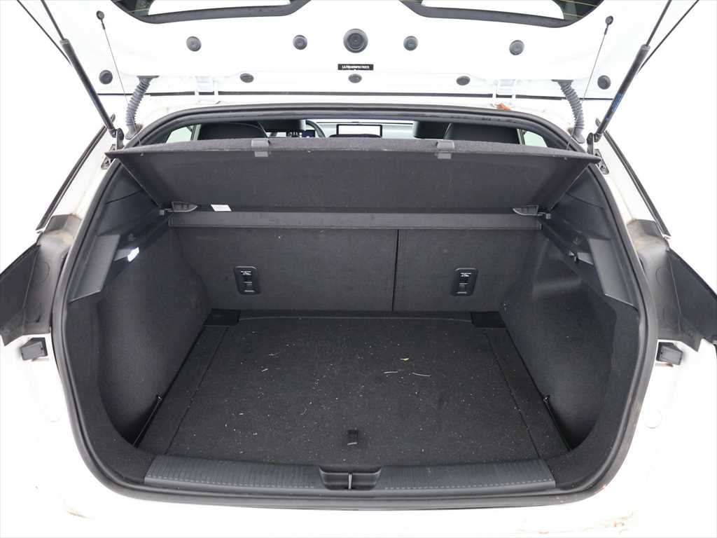 MG MG 4 64kWh Luxury-image-5