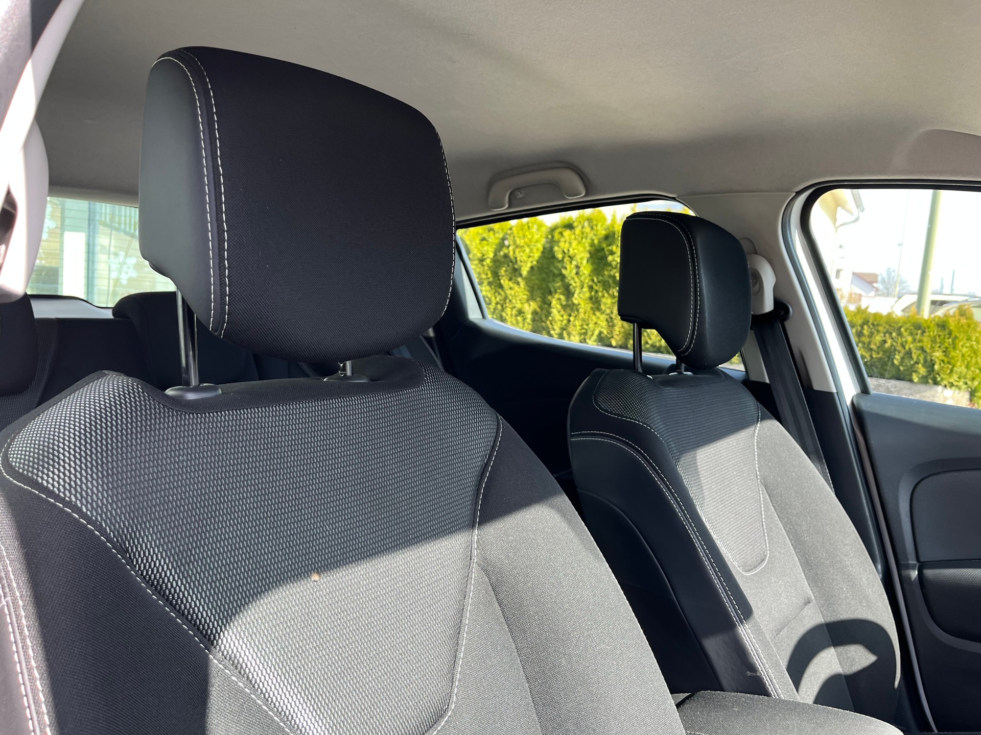 RENAULT Clio 0.9 12V Swiss Edition-image-4
