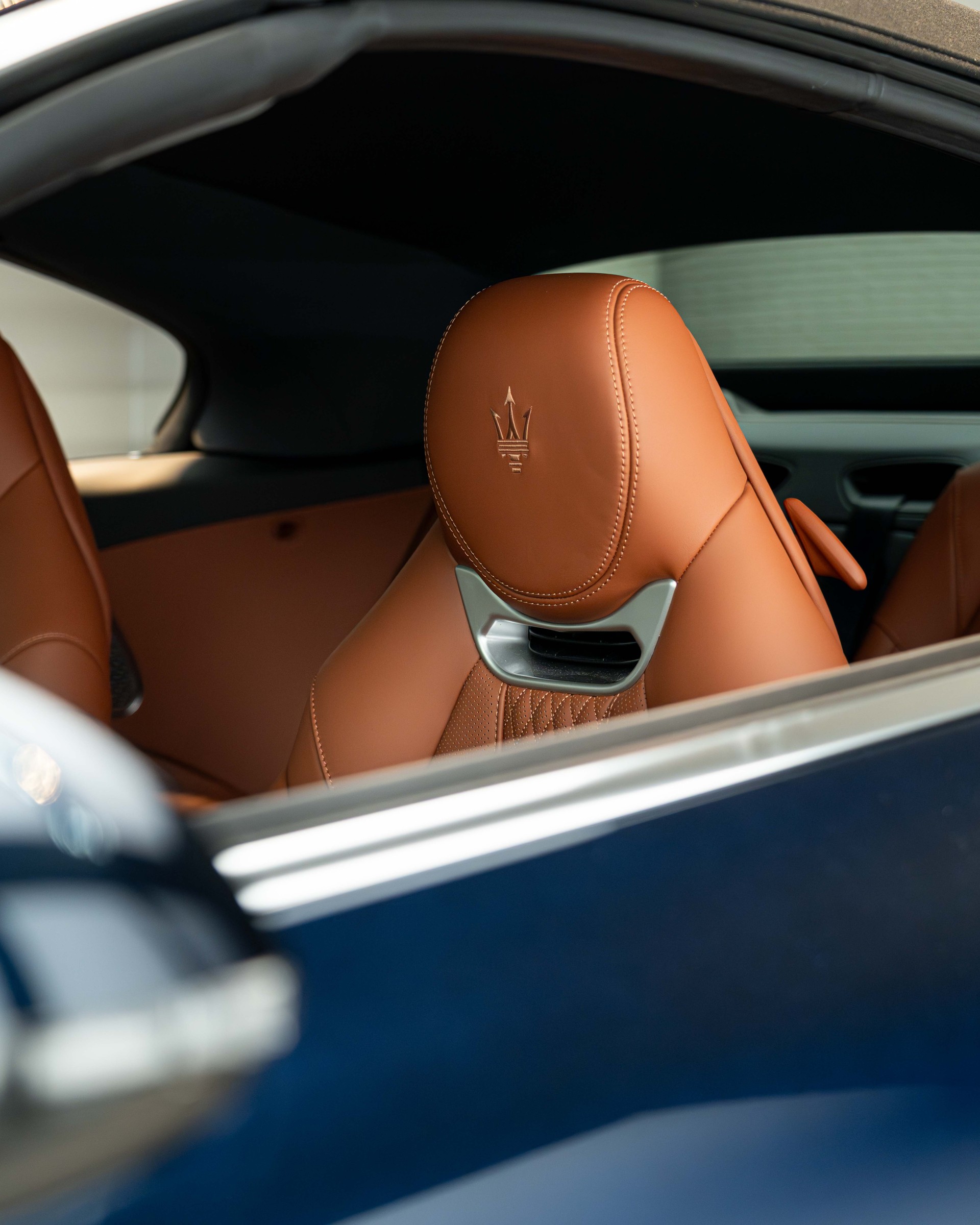 MASERATI GranCabrio Modena - Blu Nobile FUORISERIE - 2.99% Leasing-image-9