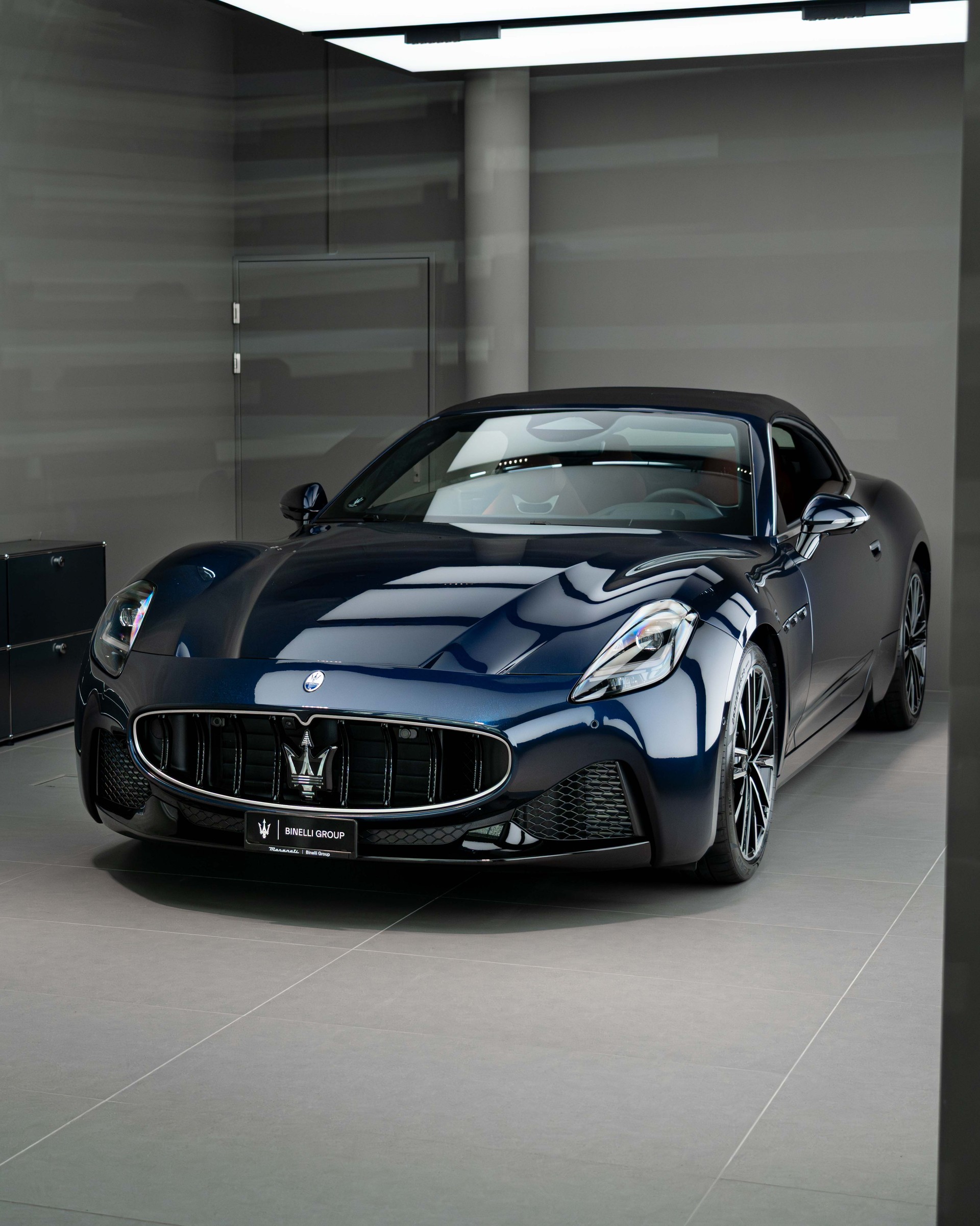 MASERATI GranCabrio Modena - Blu Nobile FUORISERIE - 2.99% Leasing-showroom-element-2