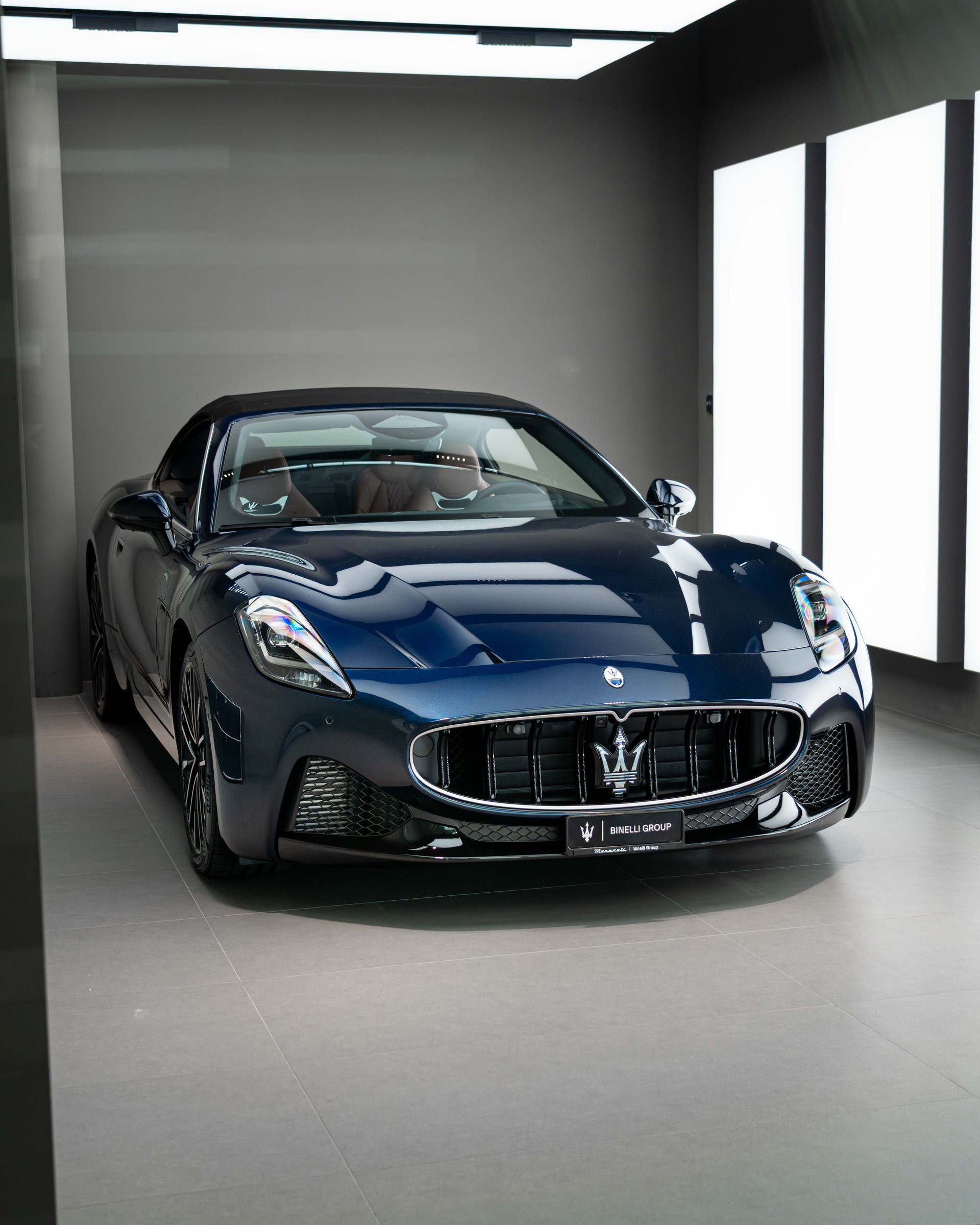 MASERATI GranCabrio Modena - Blu Nobile FUORISERIE - 2.99% Leasing-showroom-element-3