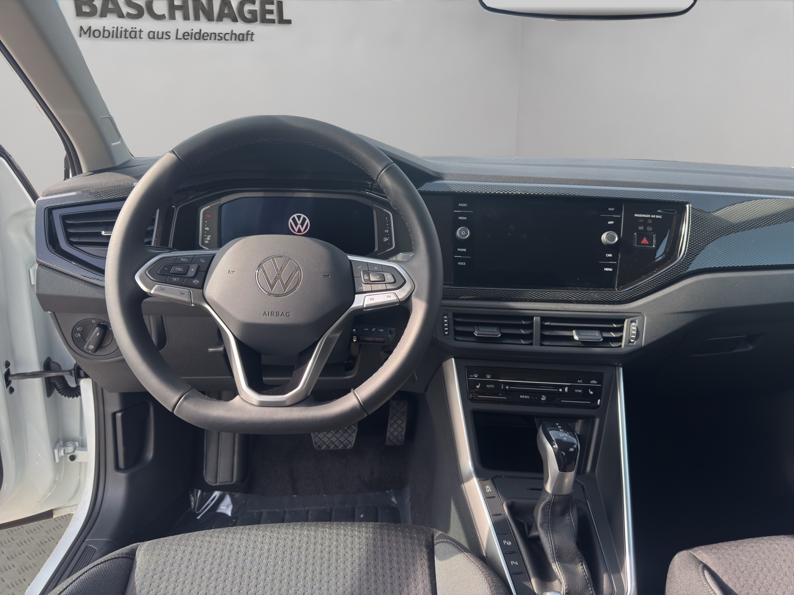 VW Polo 1.0 TSI Life-image-4