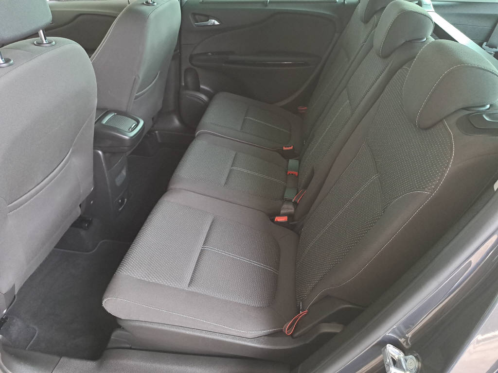 OPEL Zafira Tourer 1.6 CDTI 136cv Sport (7 places - crochet)-image-9
