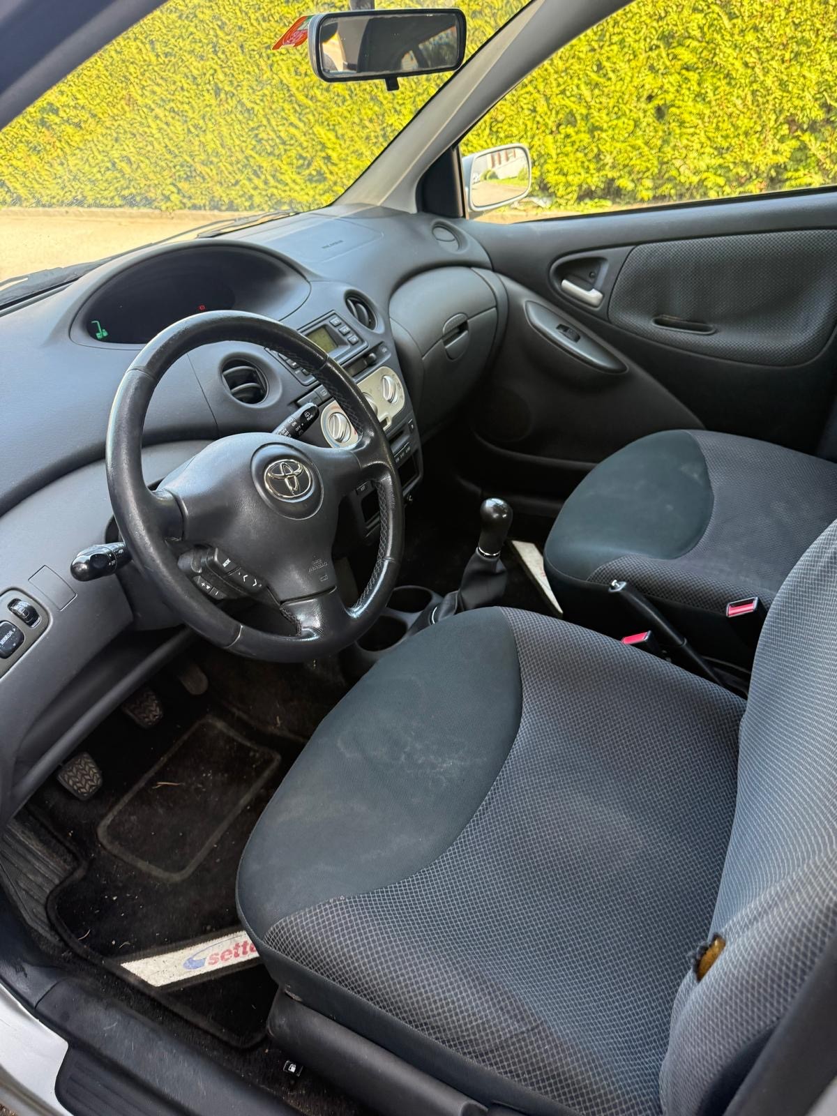 TOYOTA Yaris 1.3 Linea Sol-image-10