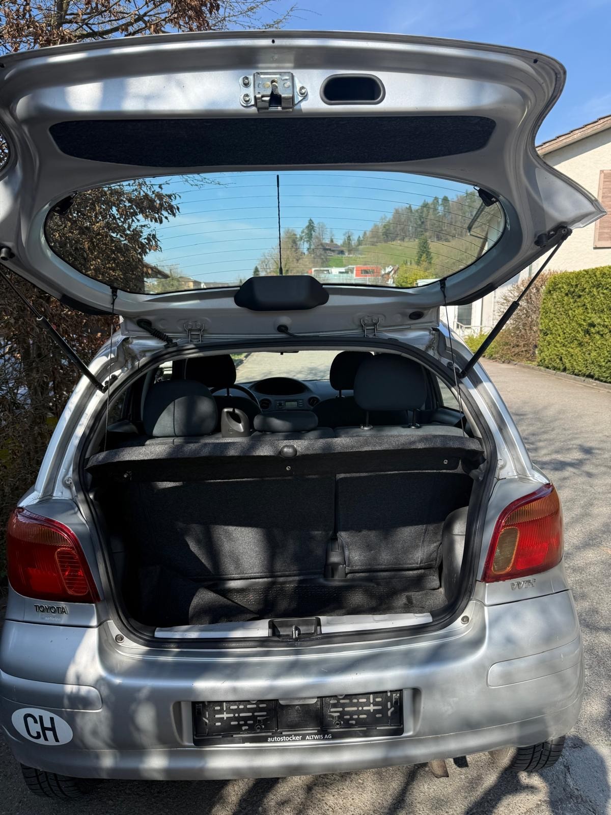 TOYOTA Yaris 1.3 Linea Sol-image-8