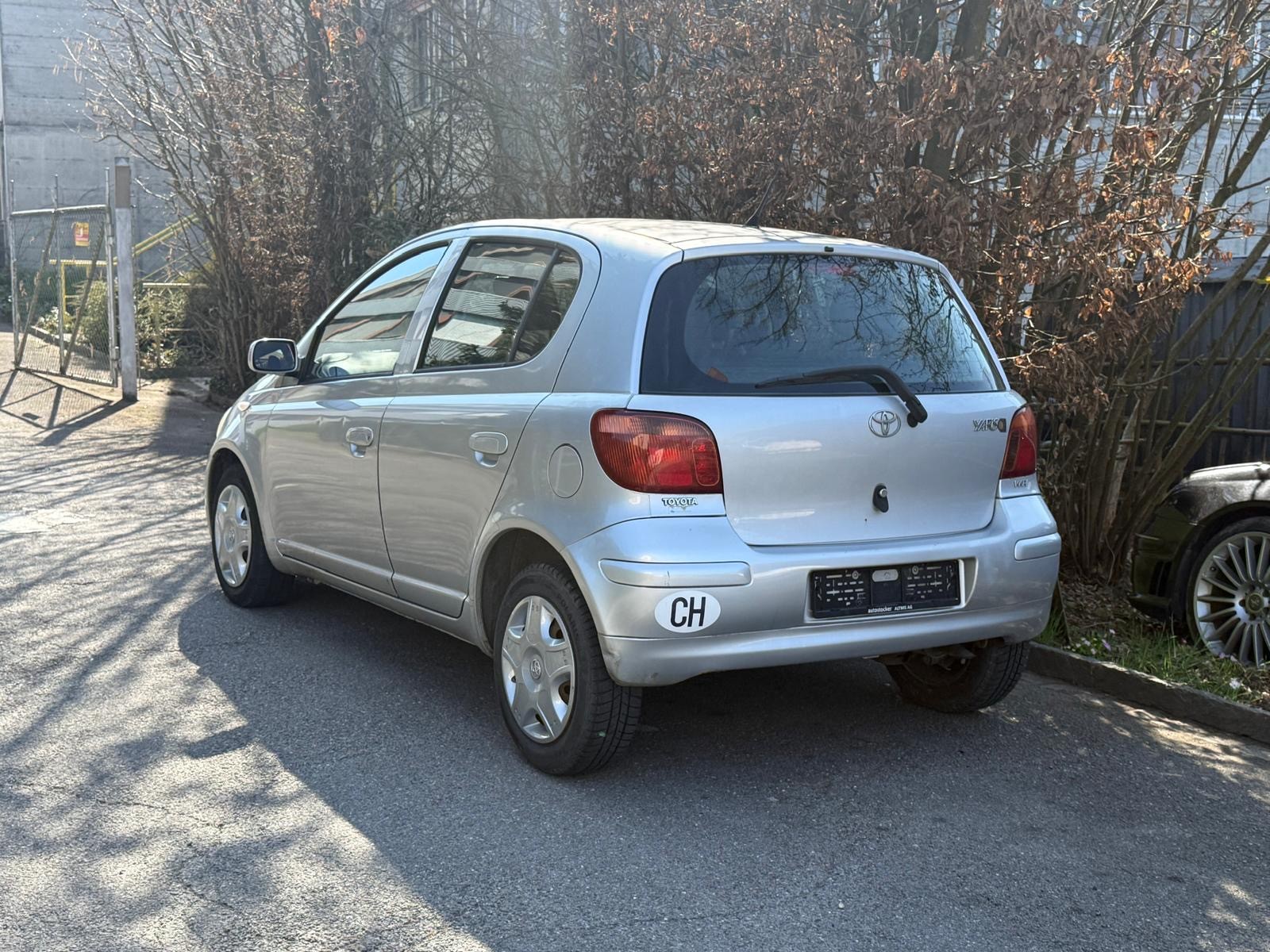 TOYOTA Yaris 1.3 Linea Sol-image-4