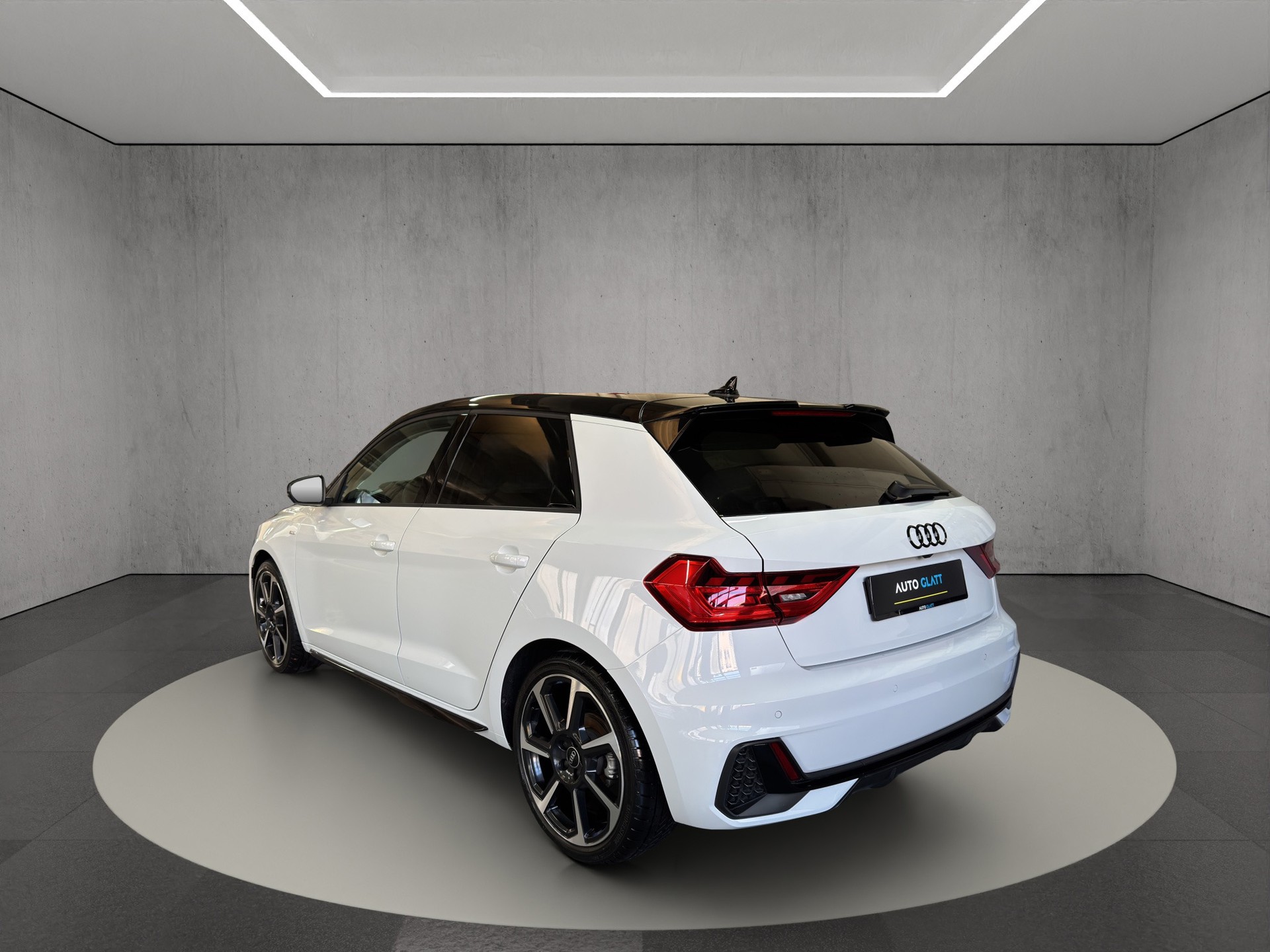 AUDI A1 Sportback 30 TFSI S Line S-tronic Black Edition "RF.-Kamera-Keyless"-image-4