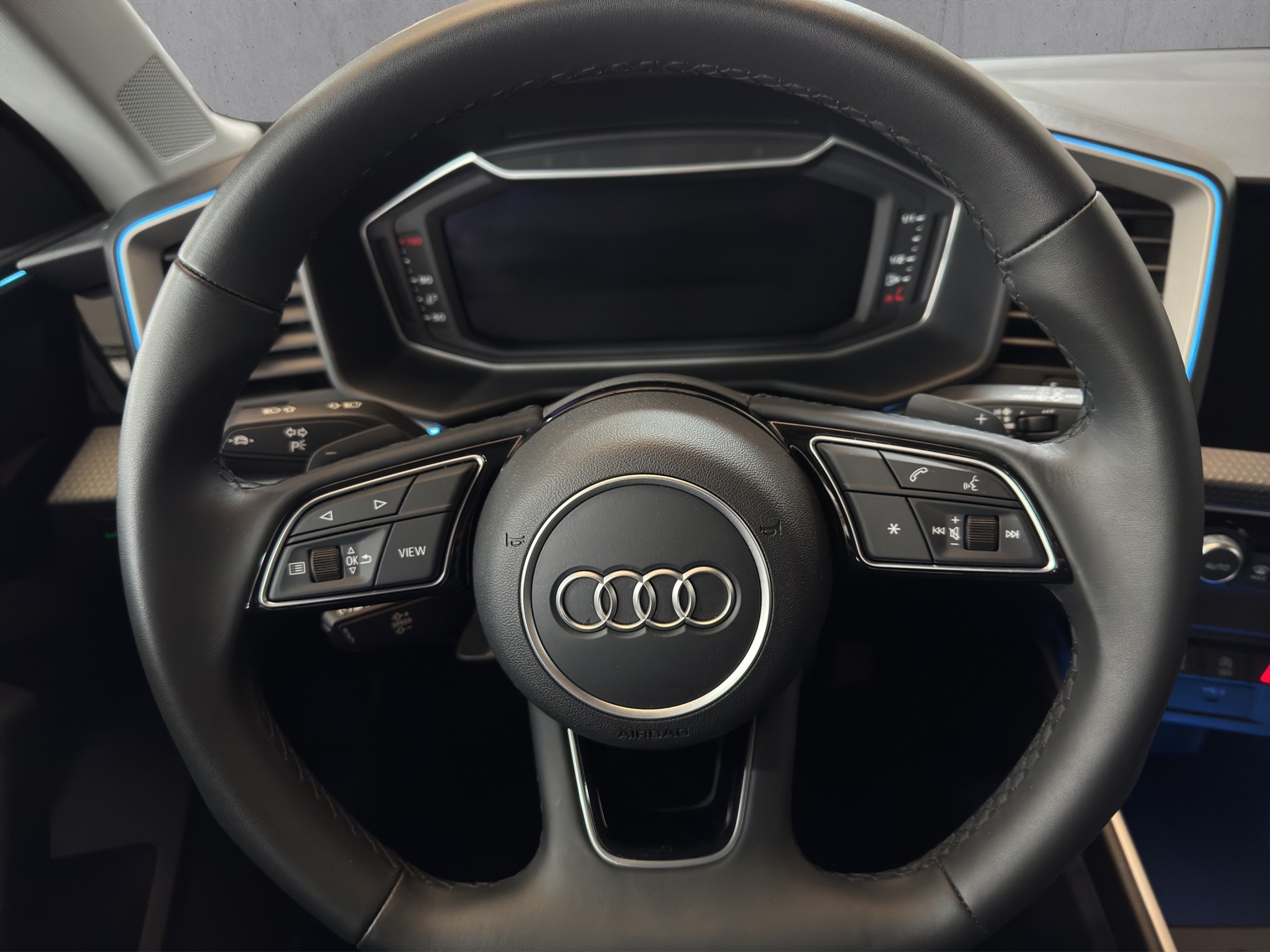 AUDI A1 Sportback 30 TFSI S Line S-tronic Black Edition "RF.-Kamera-Keyless"-image-13