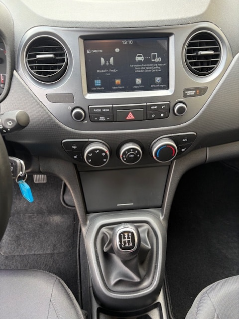 HYUNDAI i10 1.0 Amplia-image-10