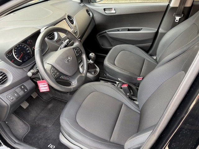 HYUNDAI i10 1.0 Amplia-image-7