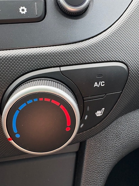 HYUNDAI i10 1.0 Amplia-image-18