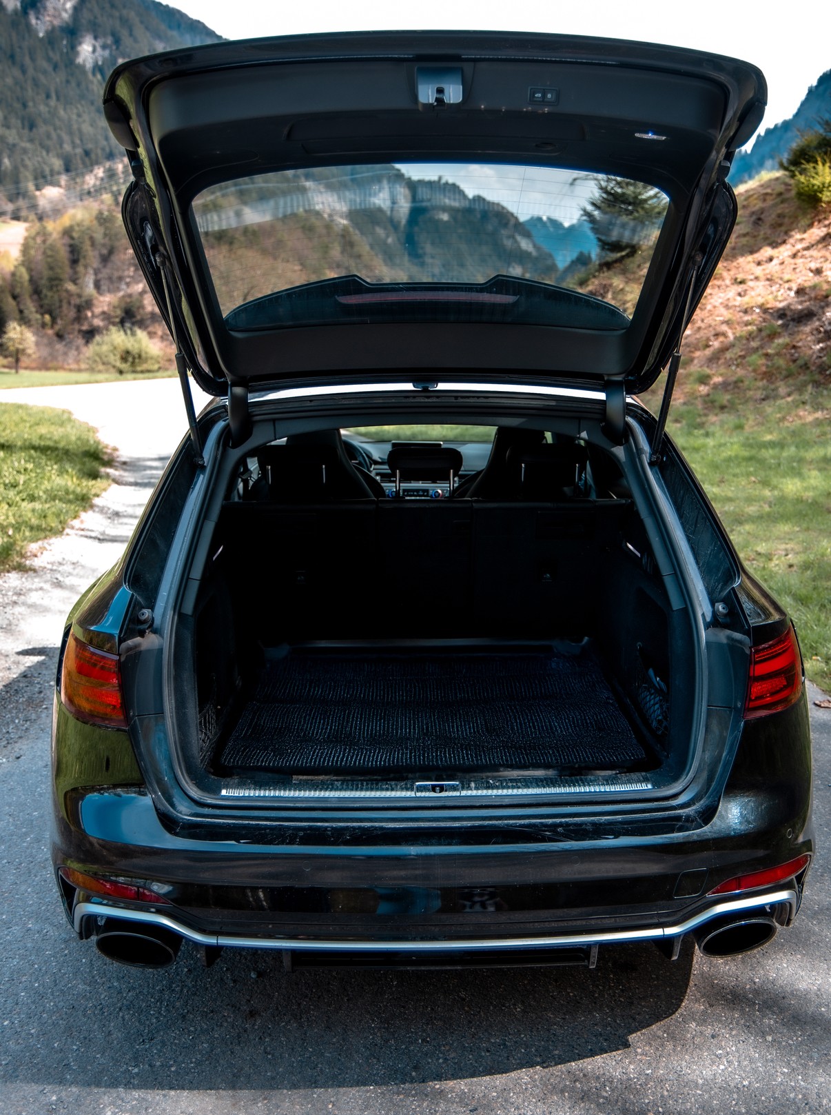 AUDI RS4 Avant 2.9 TFSI quattro tiptronic-image-4