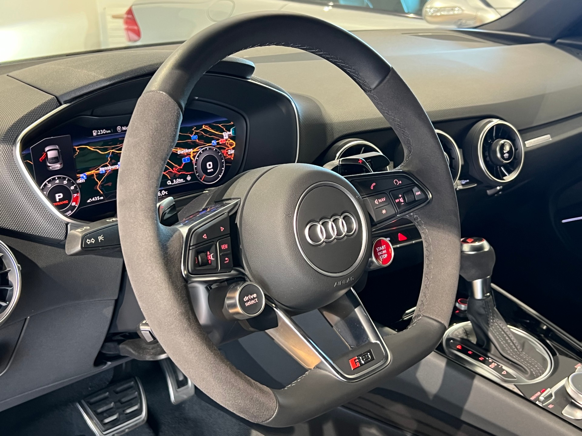 AUDI TT Coupé TTRS quattro S-tronic *Schweizer Fahrzeug*-image-9