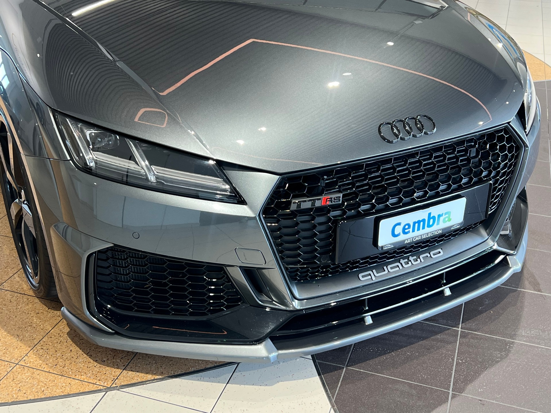 AUDI TT Coupé TTRS quattro S-tronic *Schweizer Fahrzeug*-image-4