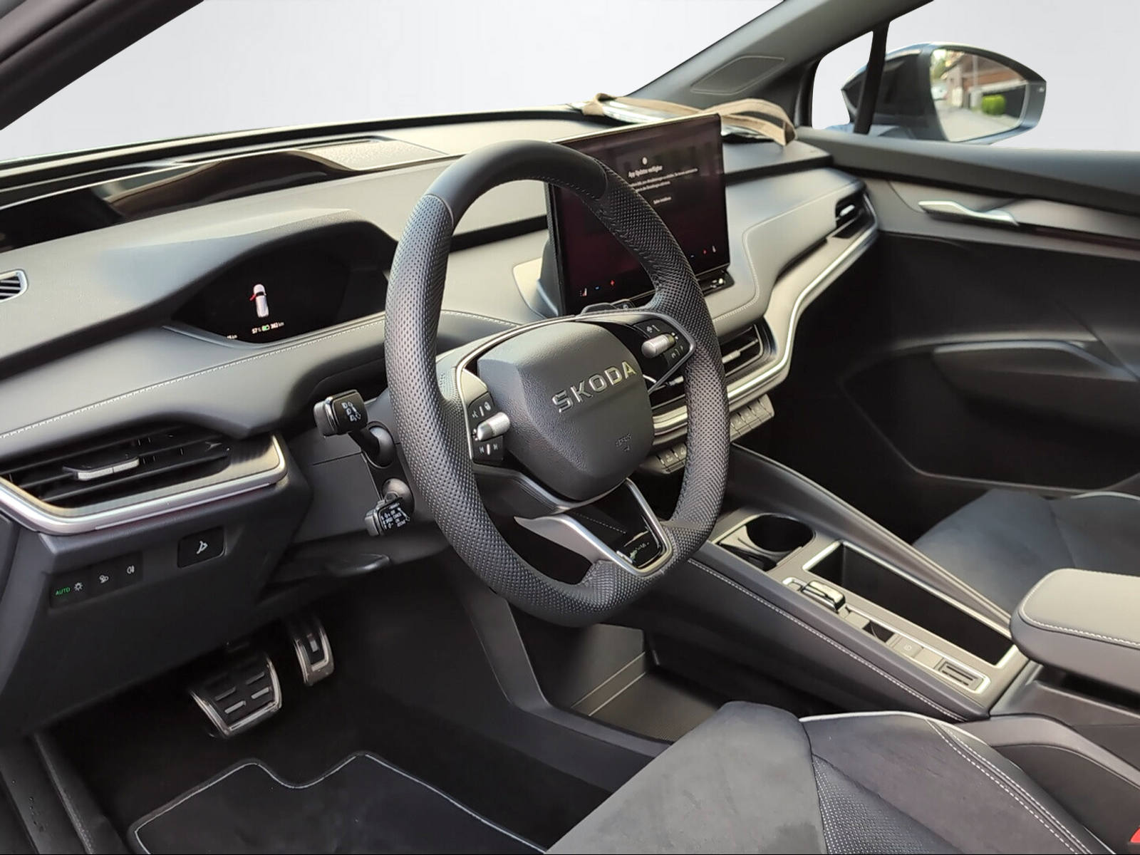 SKODA Enyaq 85x SportLine-image-5