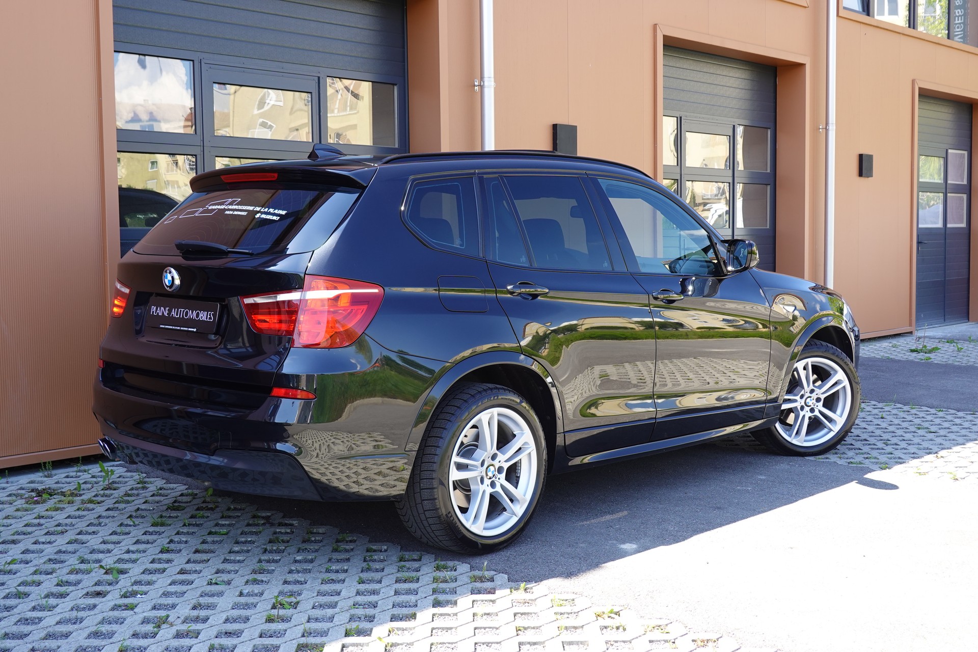BMW X3 xDrive 30d Steptronic -" Pack M * Capteur de Recul * intérieur cuir * jantes 19 * sièges chauffants/électriques "-image-5