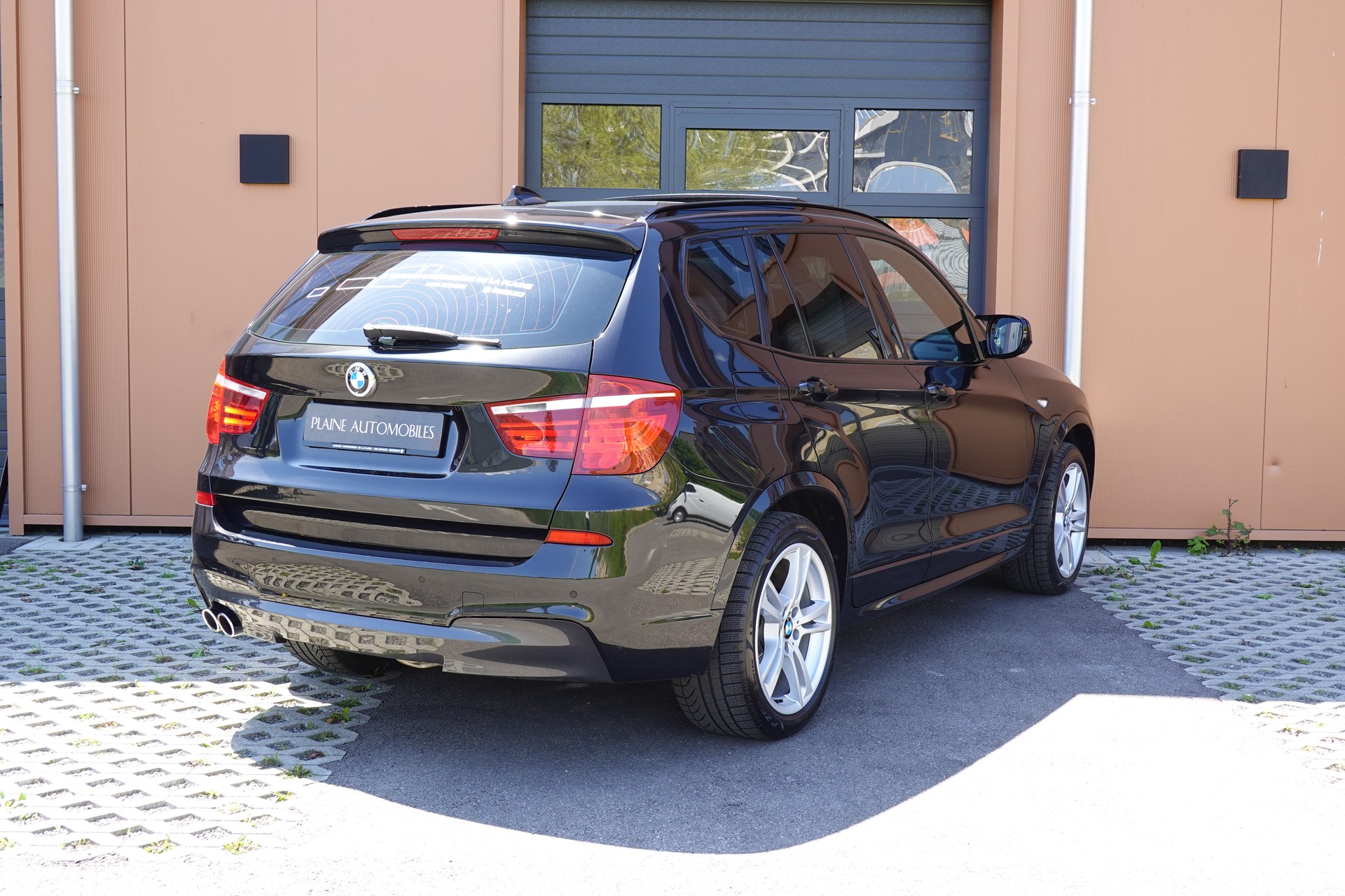 BMW X3 xDrive 30d Steptronic -" Pack M * Capteur de Recul * intérieur cuir * jantes 19 * sièges chauffants/électriques "-image-7