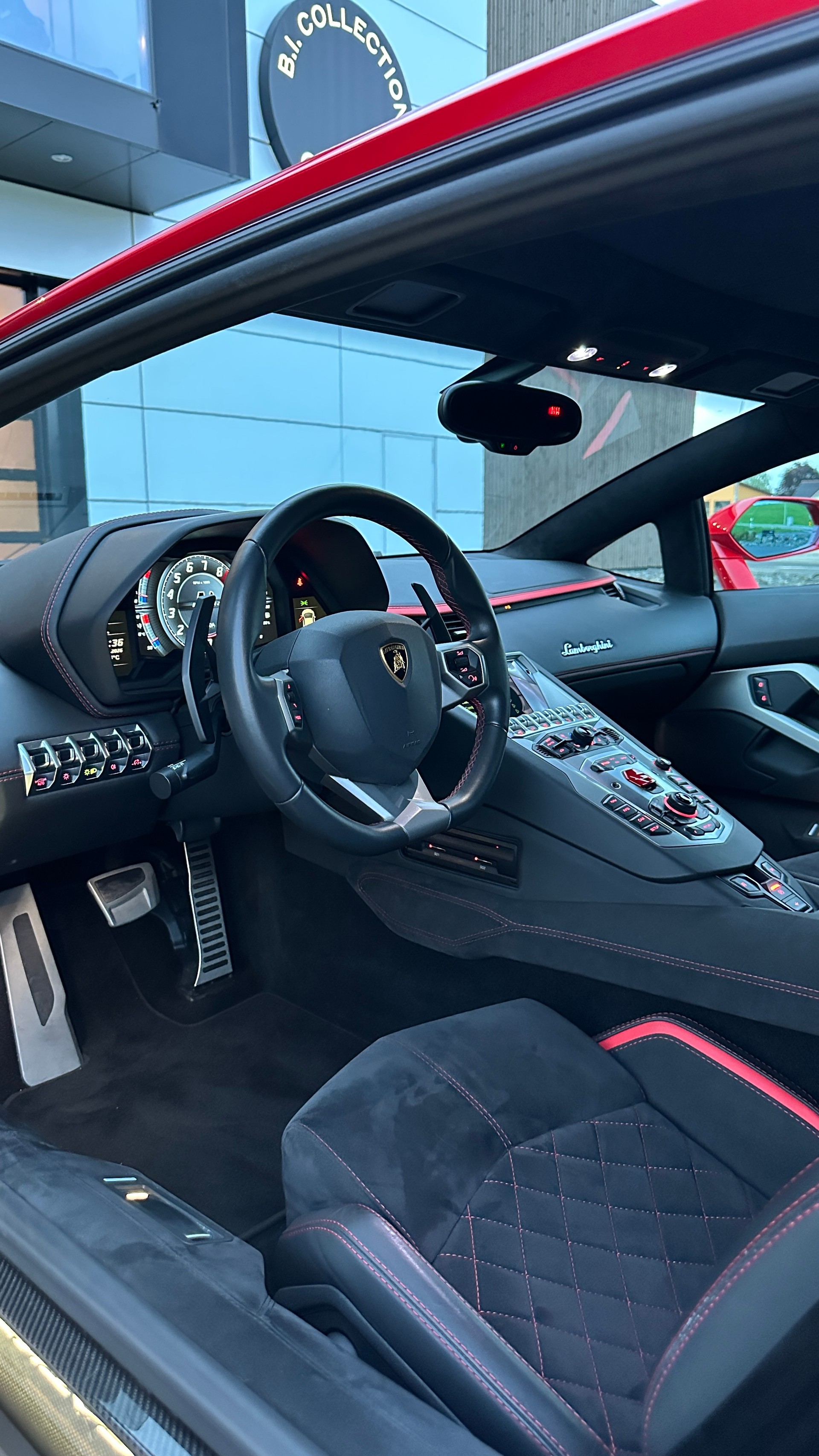 LAMBORGHINI Aventador S LP740-4 Coupé E-Gear-image-13