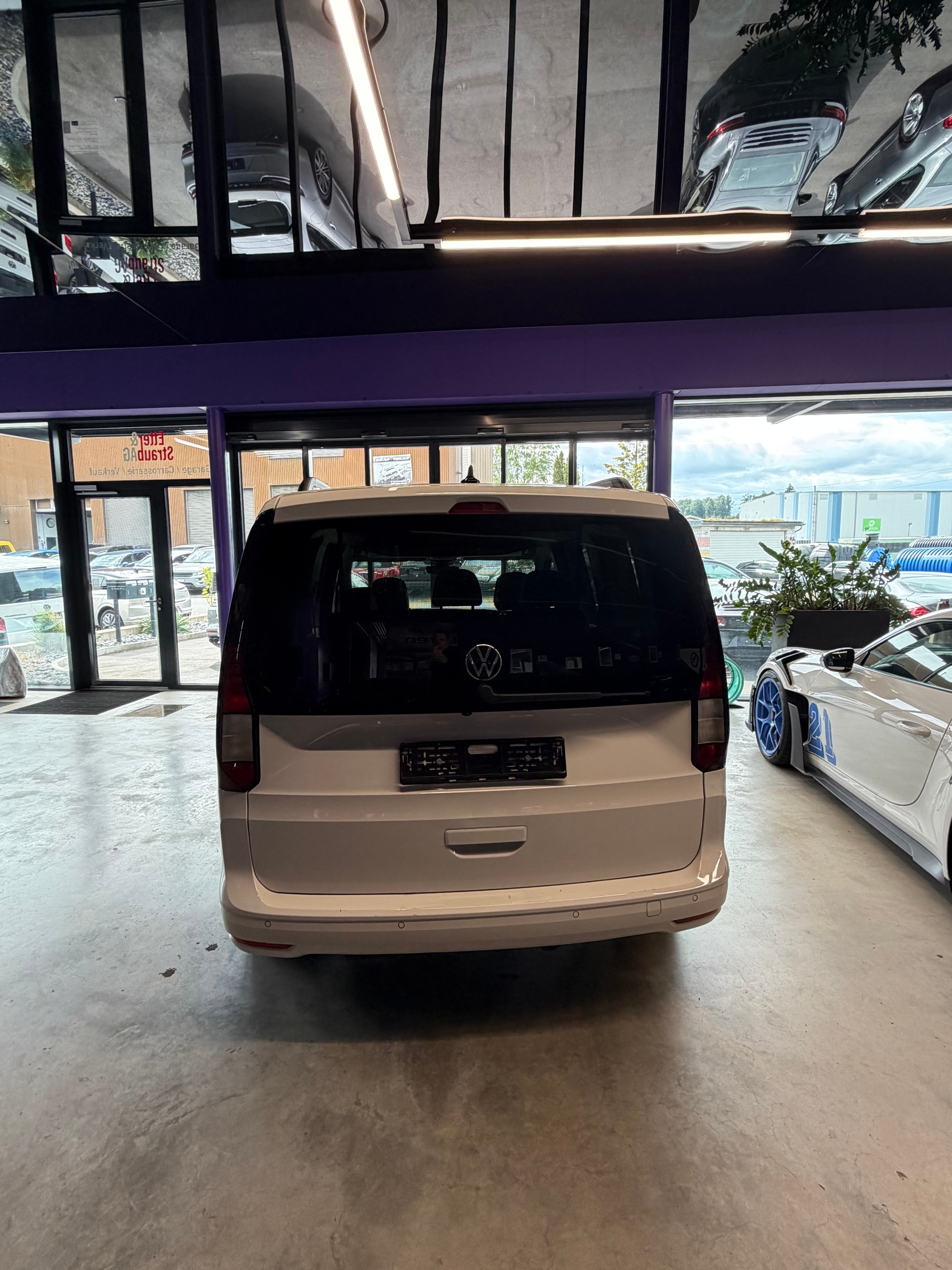 VW Caddy Kombi 2.0TDI DSG Move-image-4