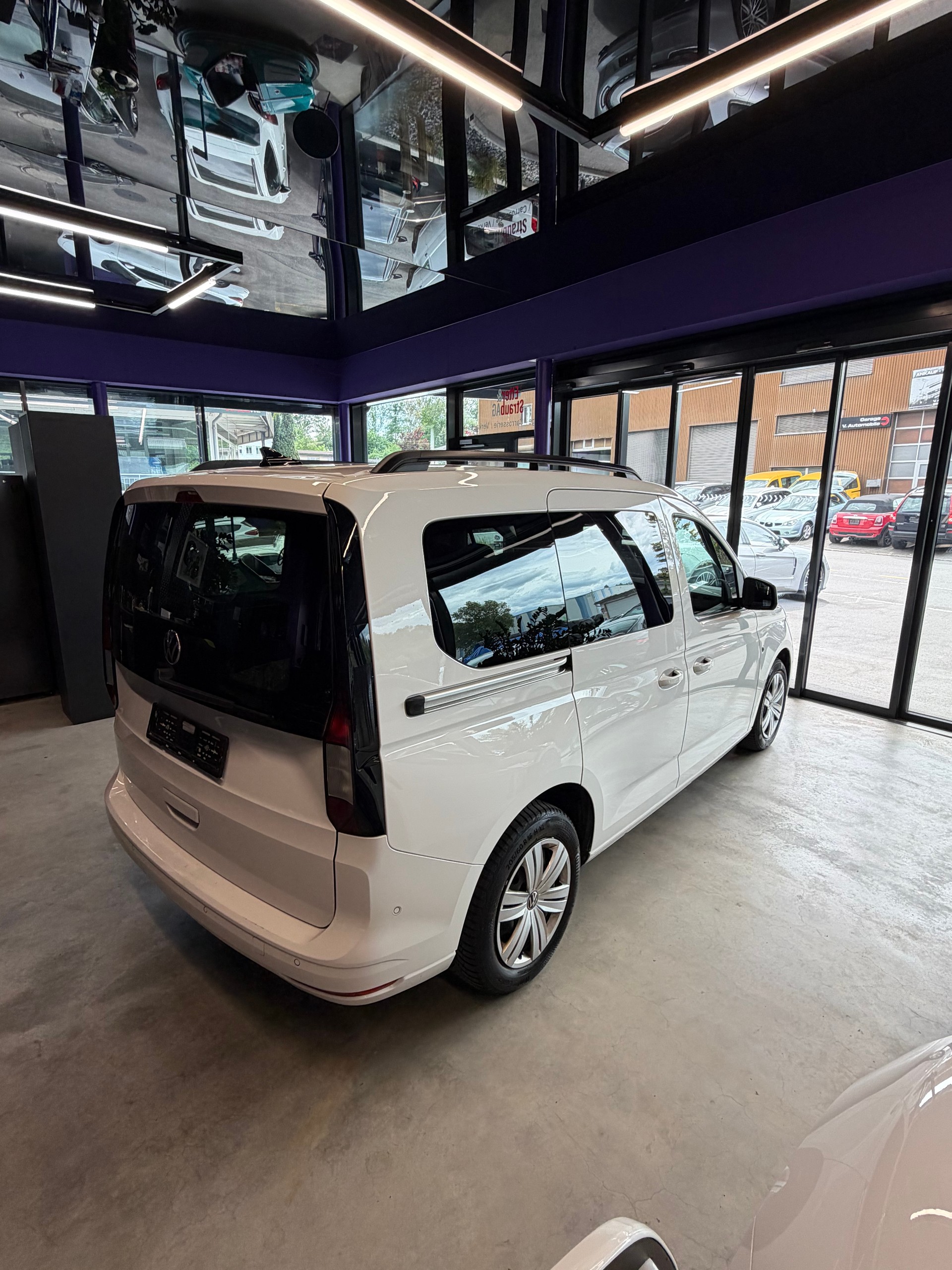 VW Caddy Kombi 2.0TDI DSG Move-image-5