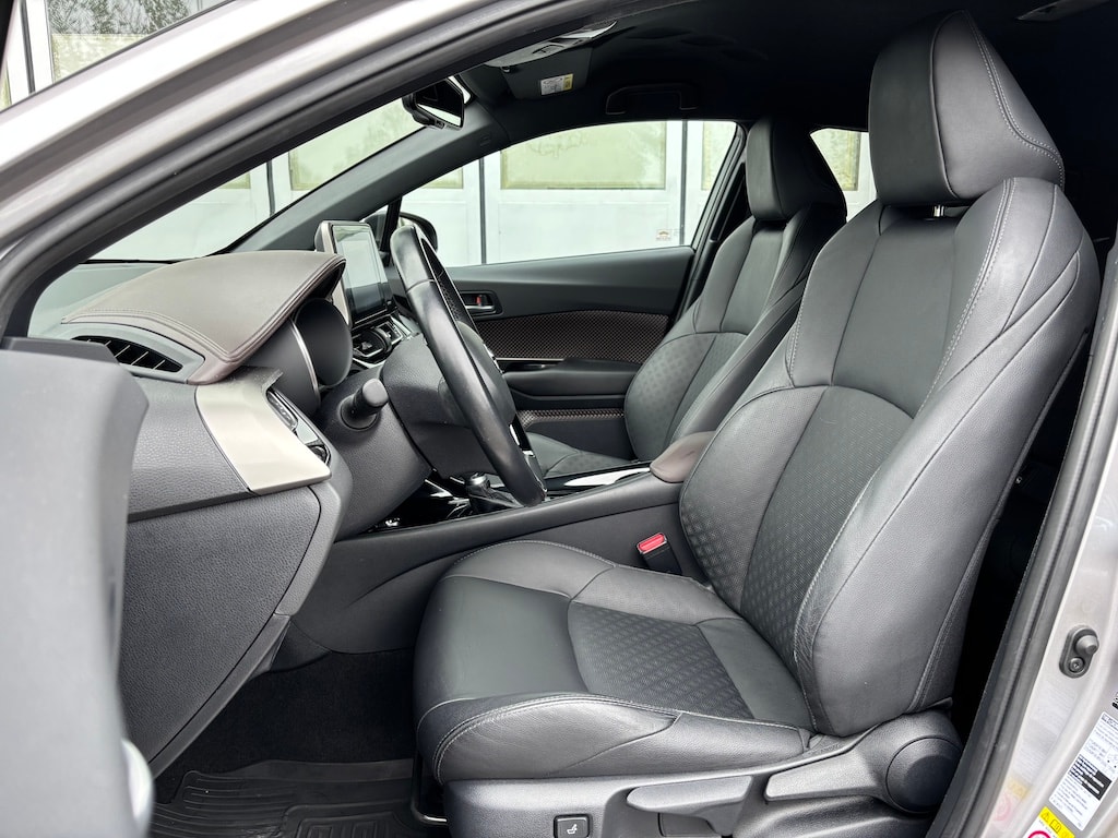 TOYOTA C-HR 1.8 HSD Premium CVT-image-6