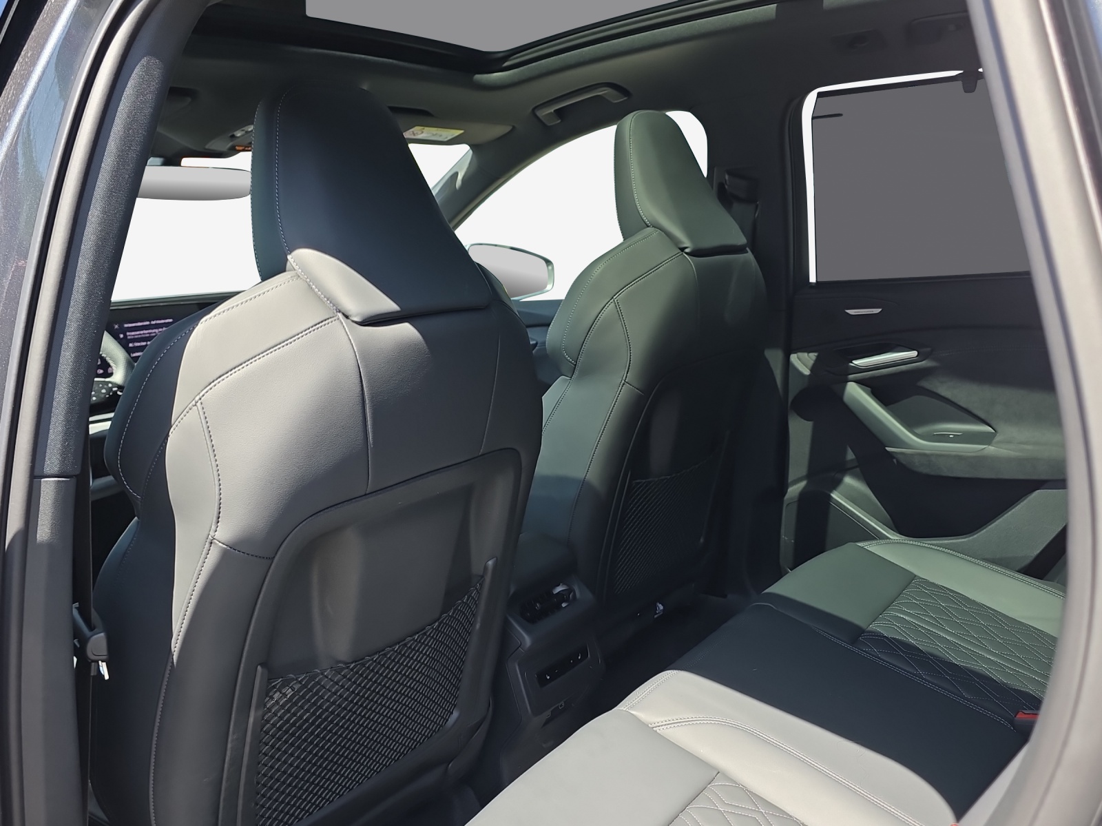 AUDI Q6 e-tron quattro-image-19