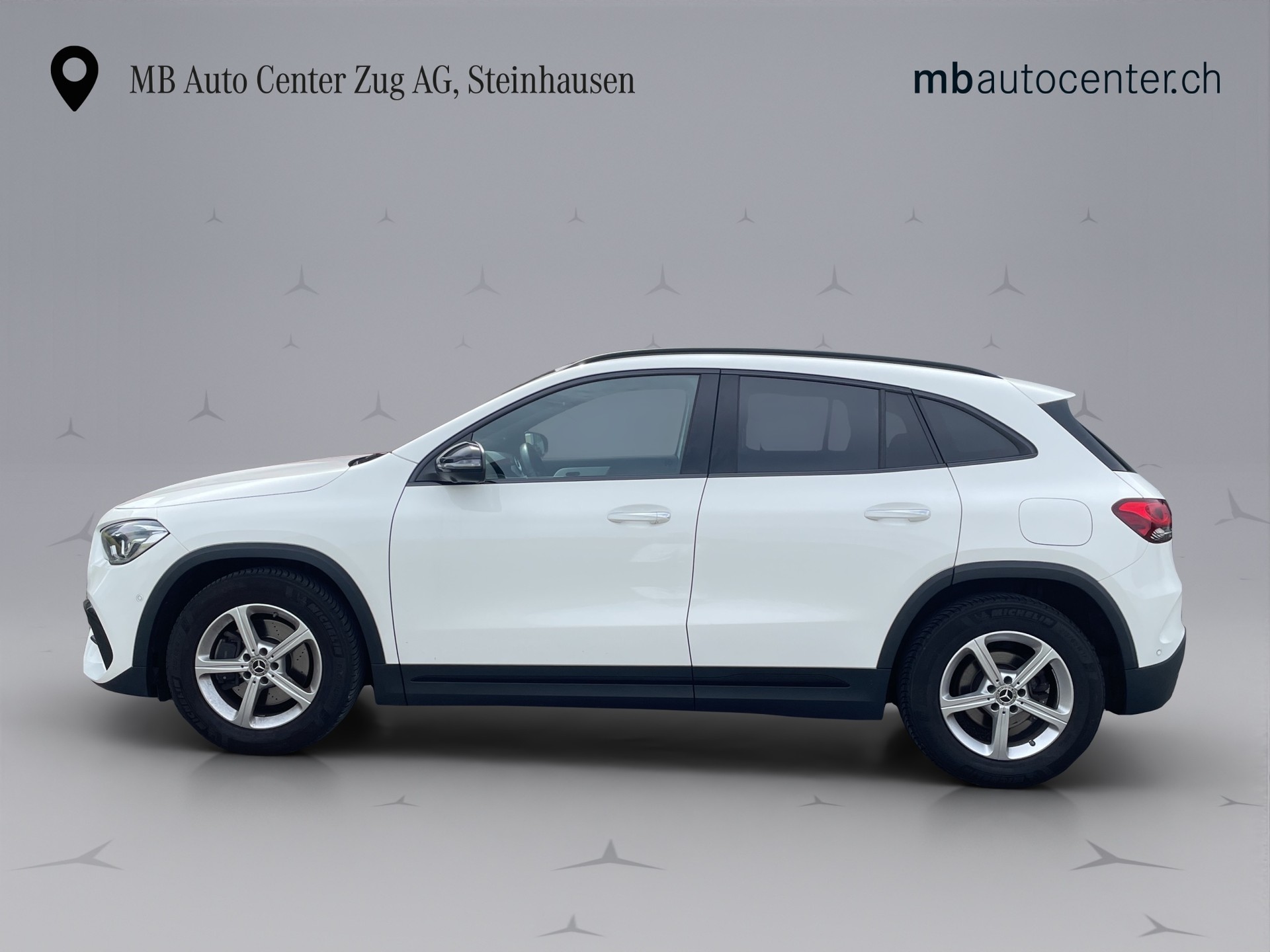 MERCEDES-BENZ GLA 200 AMG Line-image-1