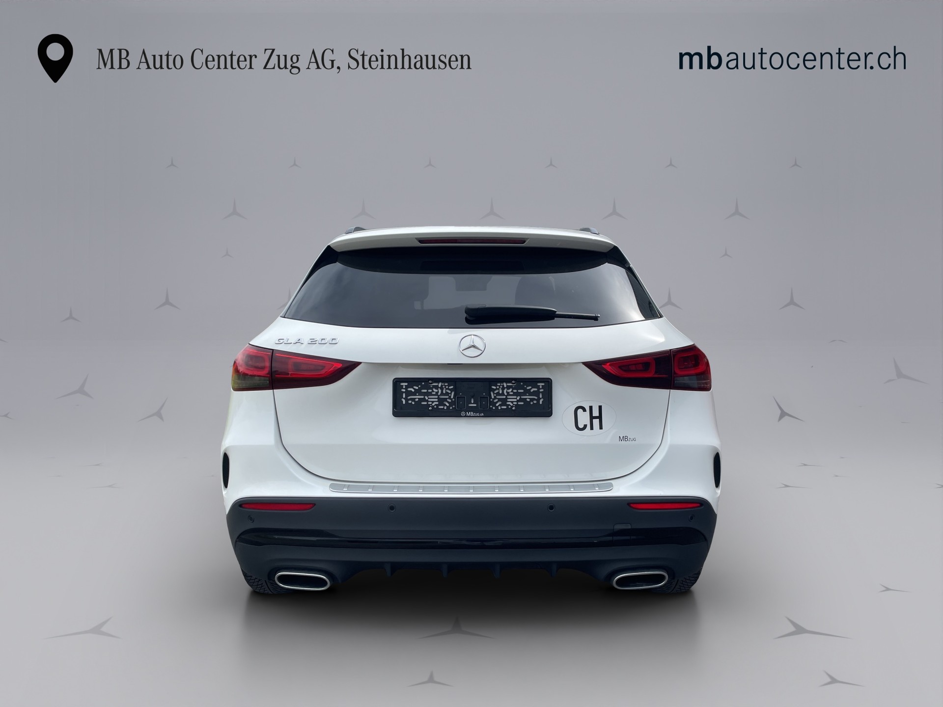 MERCEDES-BENZ GLA 200 AMG Line-image-4