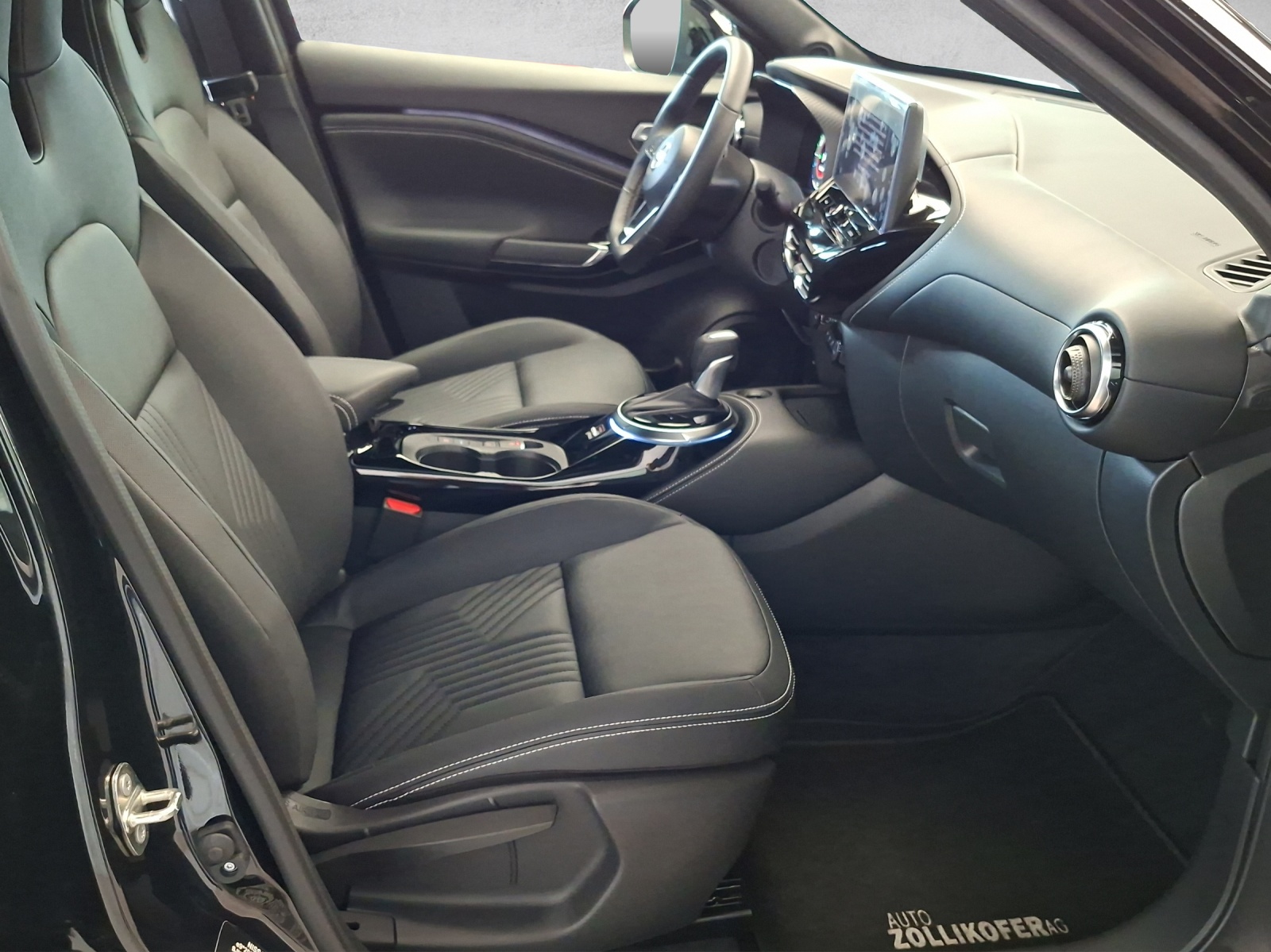 NISSAN Juke 1.6 Hybrid Tekna-image-10