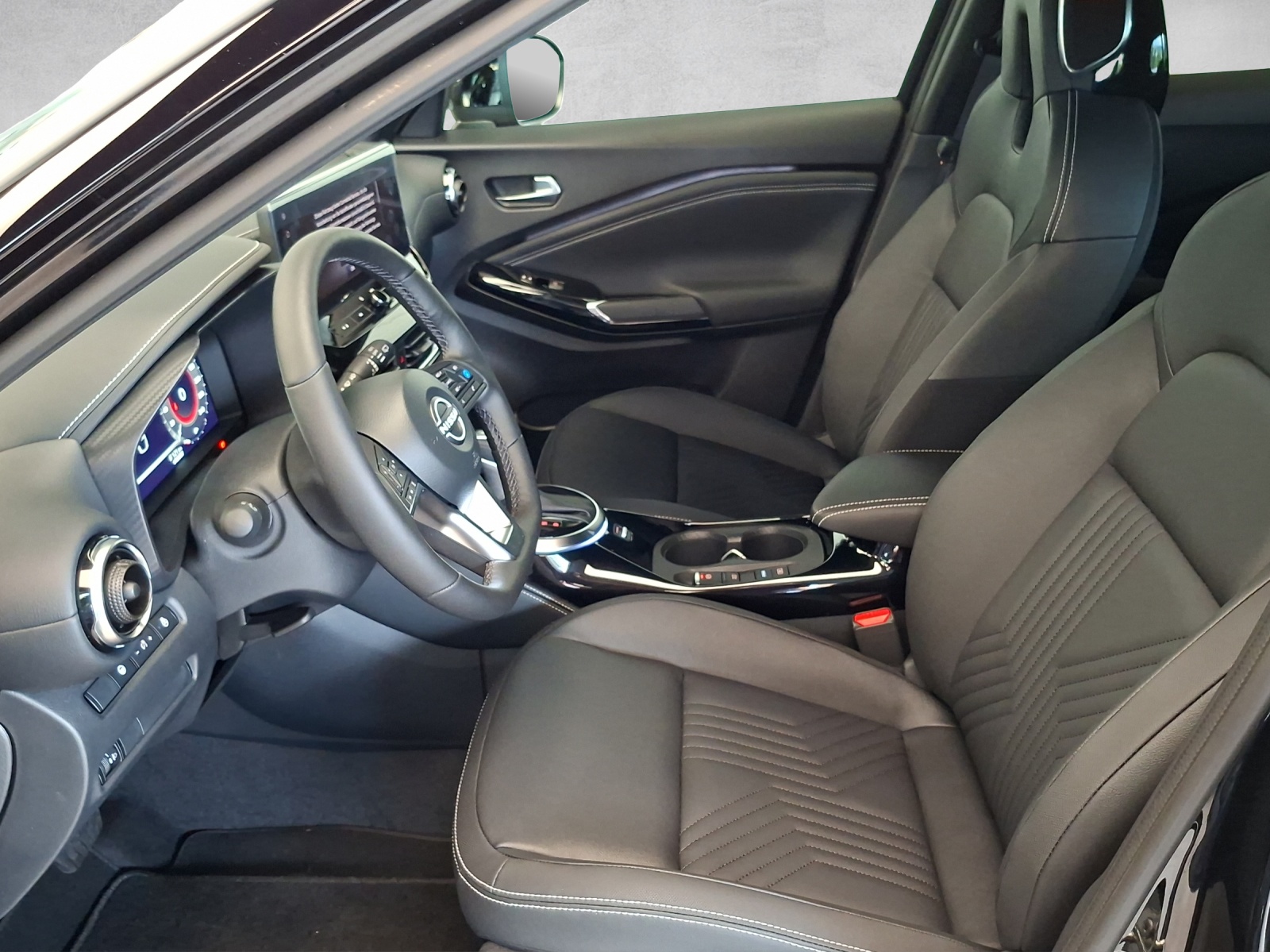 NISSAN Juke 1.6 Hybrid Tekna-image-9