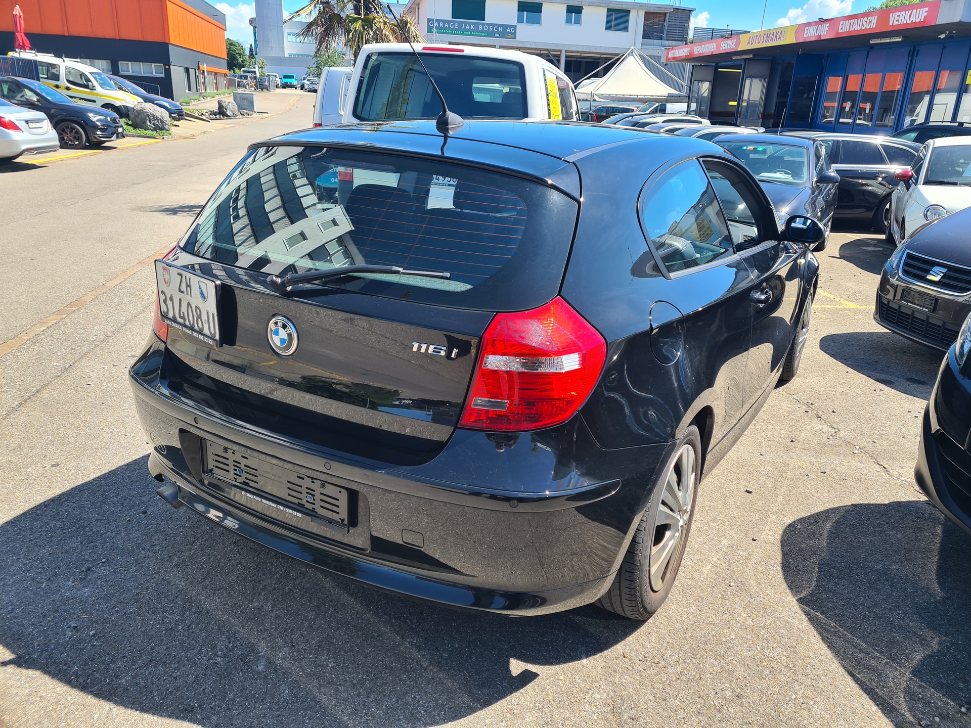 BMW 116i Steptronic-showroom-element-3