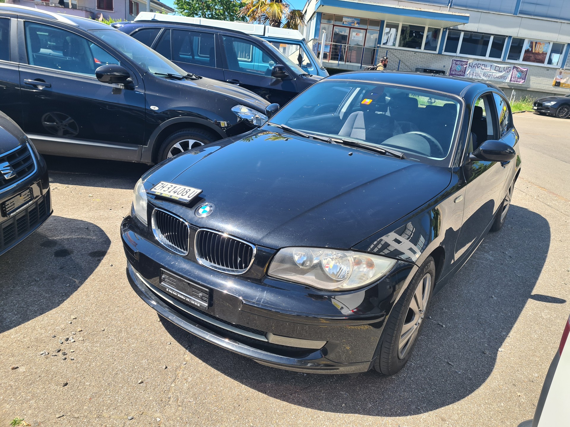 BMW 116i Steptronic-showroom-element-1
