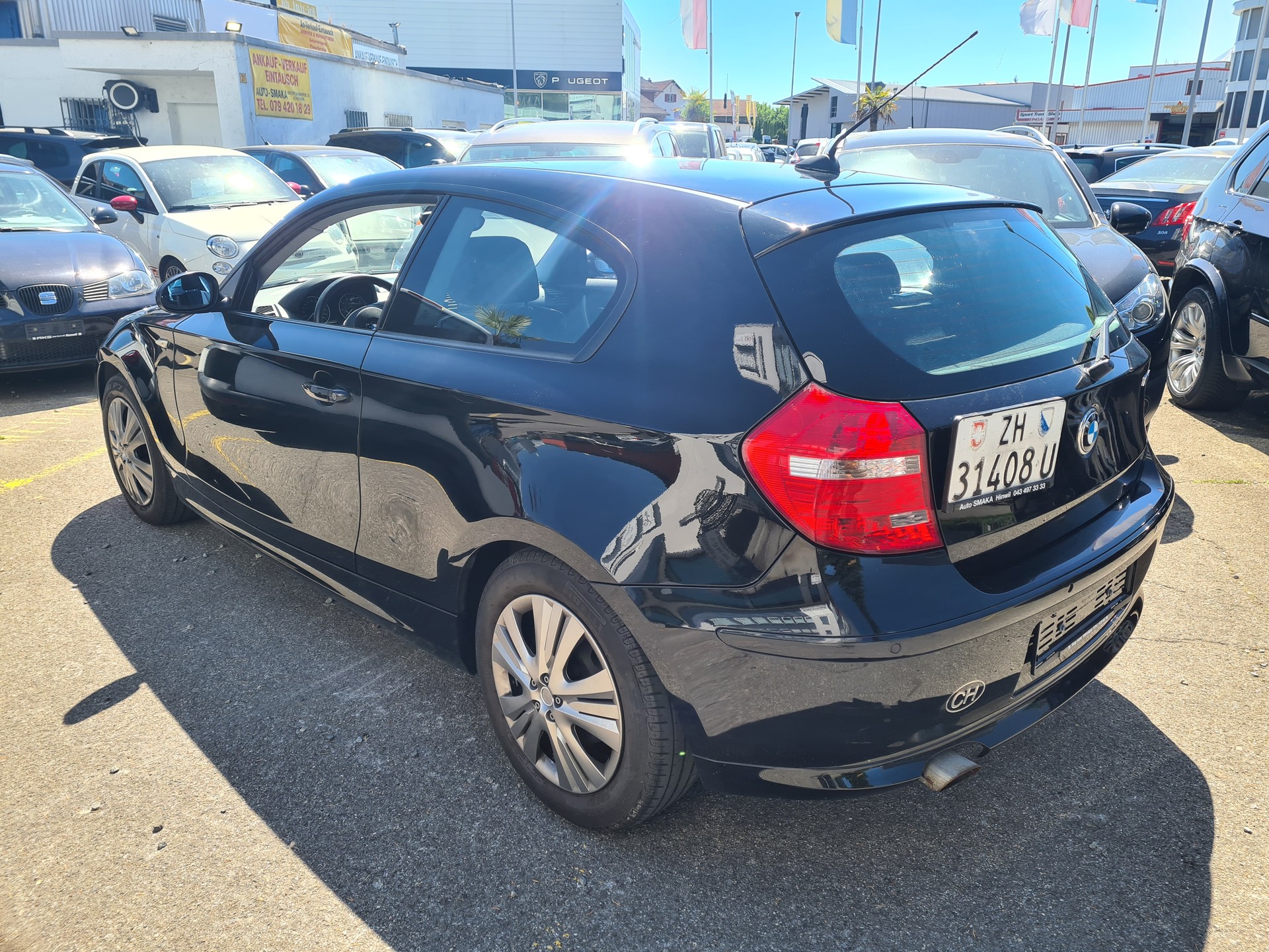 BMW 116i Steptronic-showroom-element-2