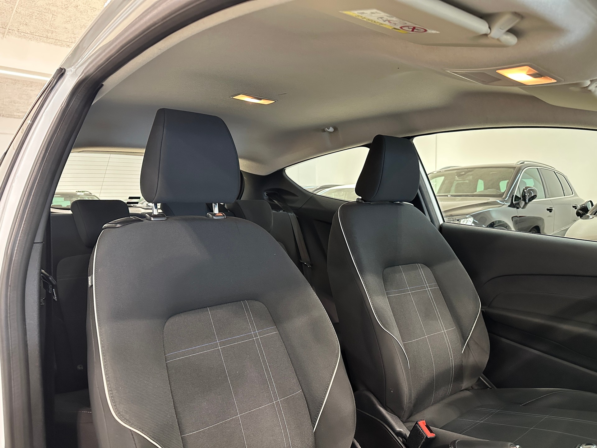 FORD Fiesta 1.0 SCTi Business-image-11