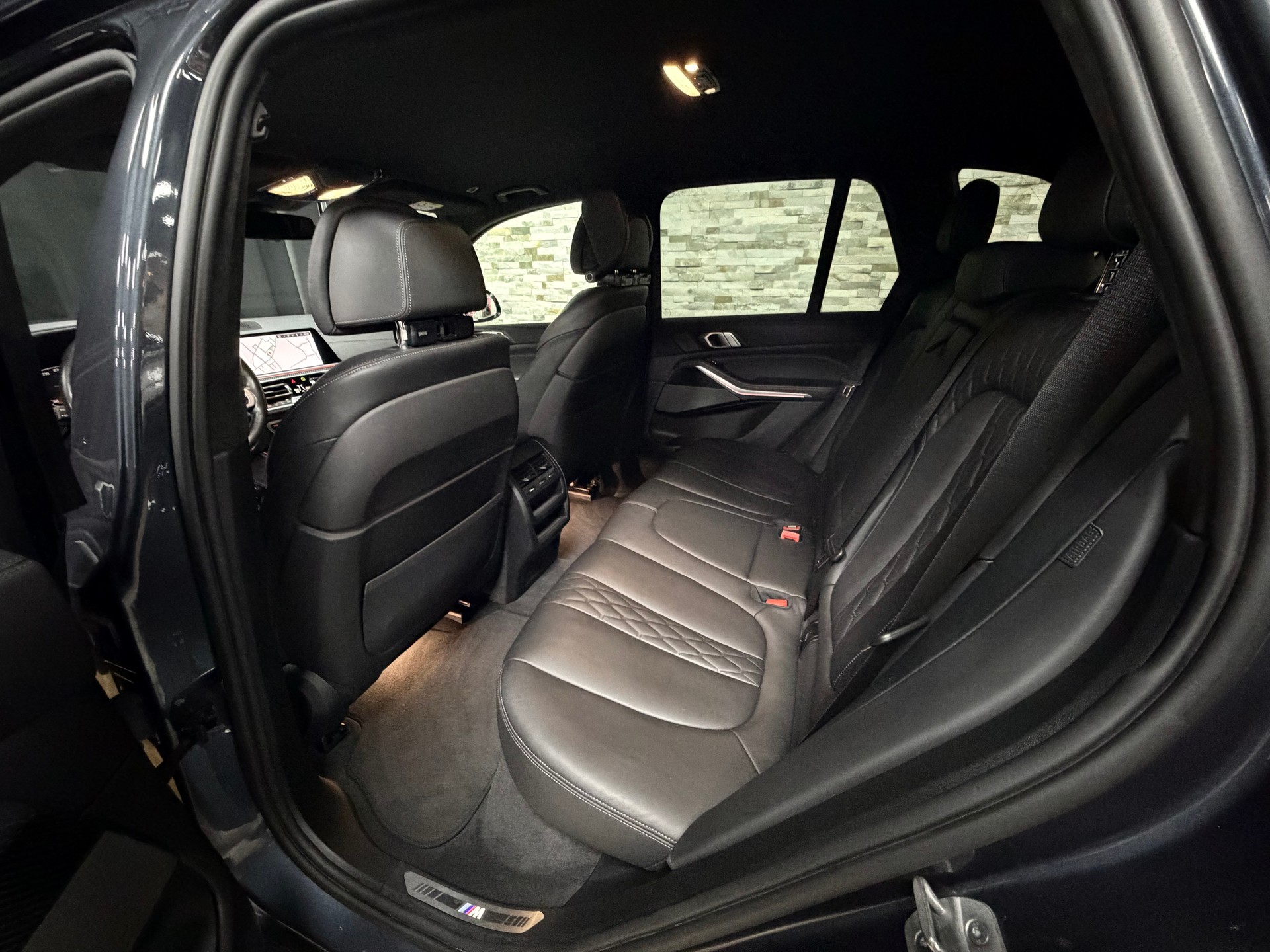 BMW X5 xDrive M50i Steptronic-image-24