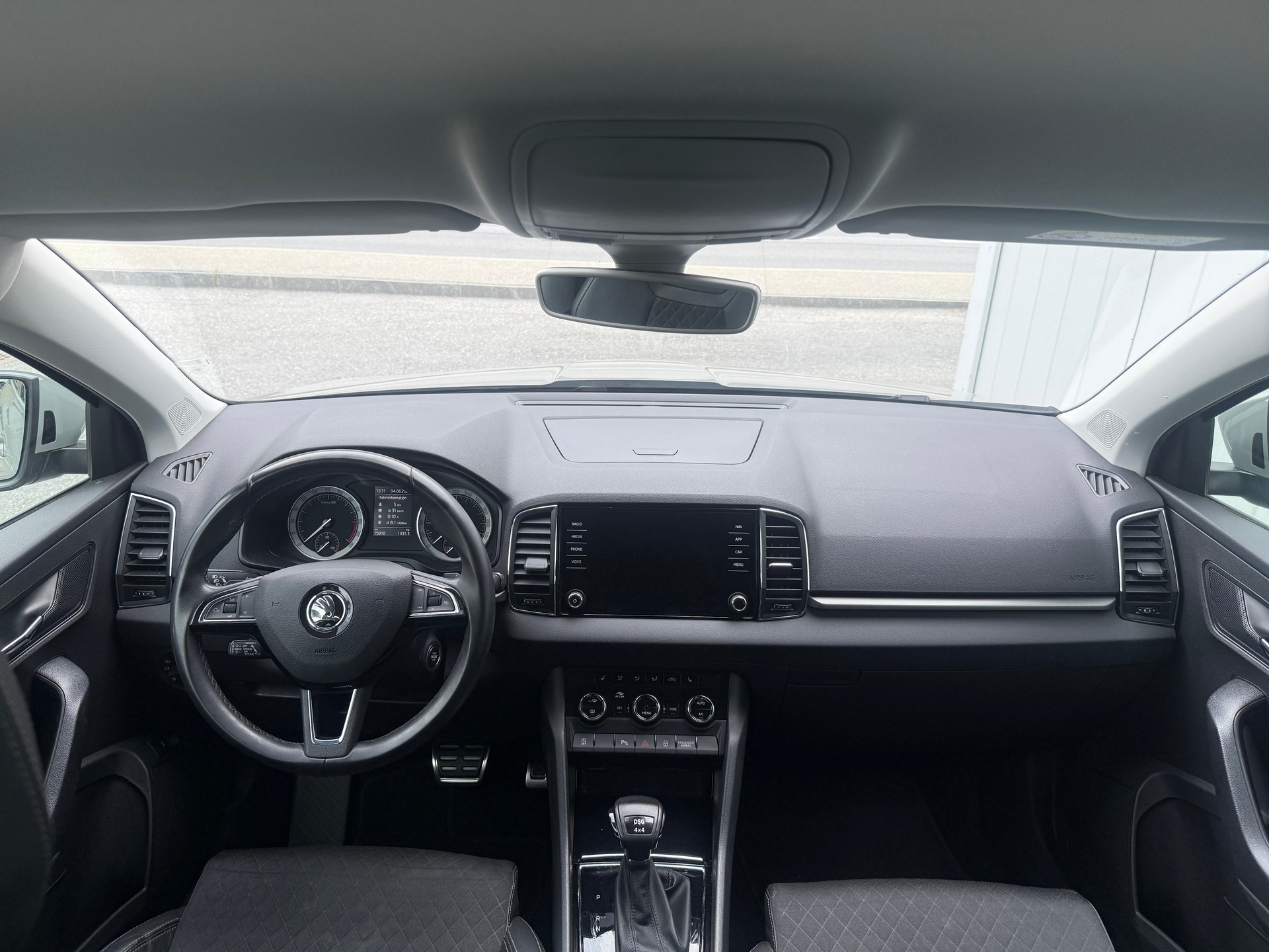 SKODA Karoq 2.0 TDI CR Ambition 4x4 DSG-image-15